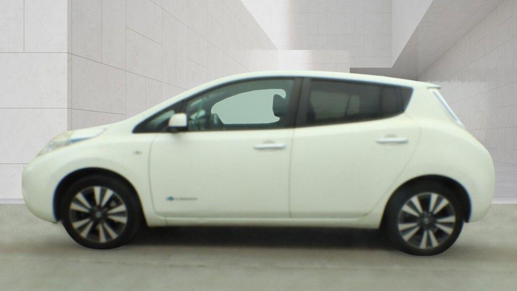 Nissan Leaf view 10