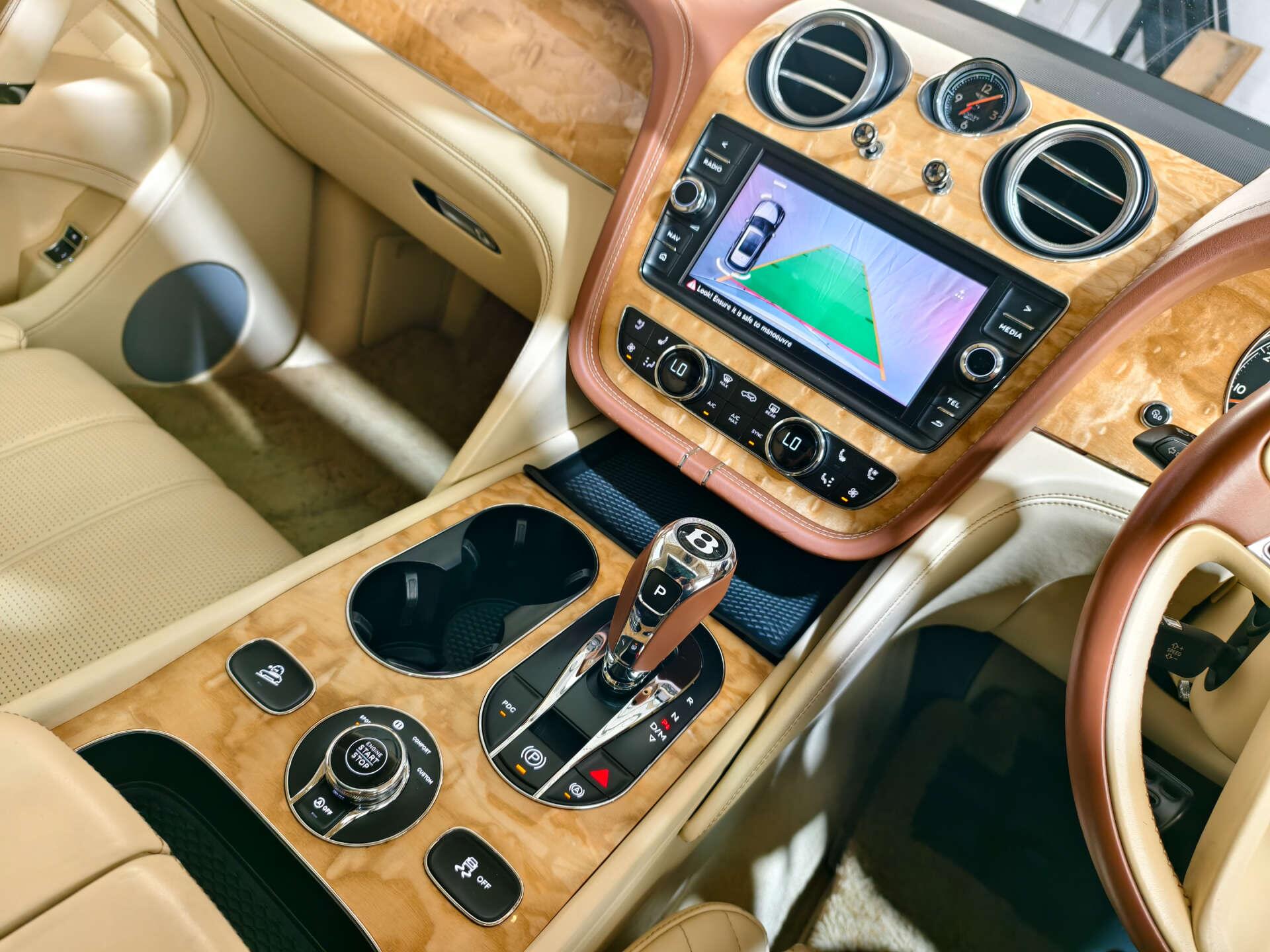 Bentley Bentayga view 52