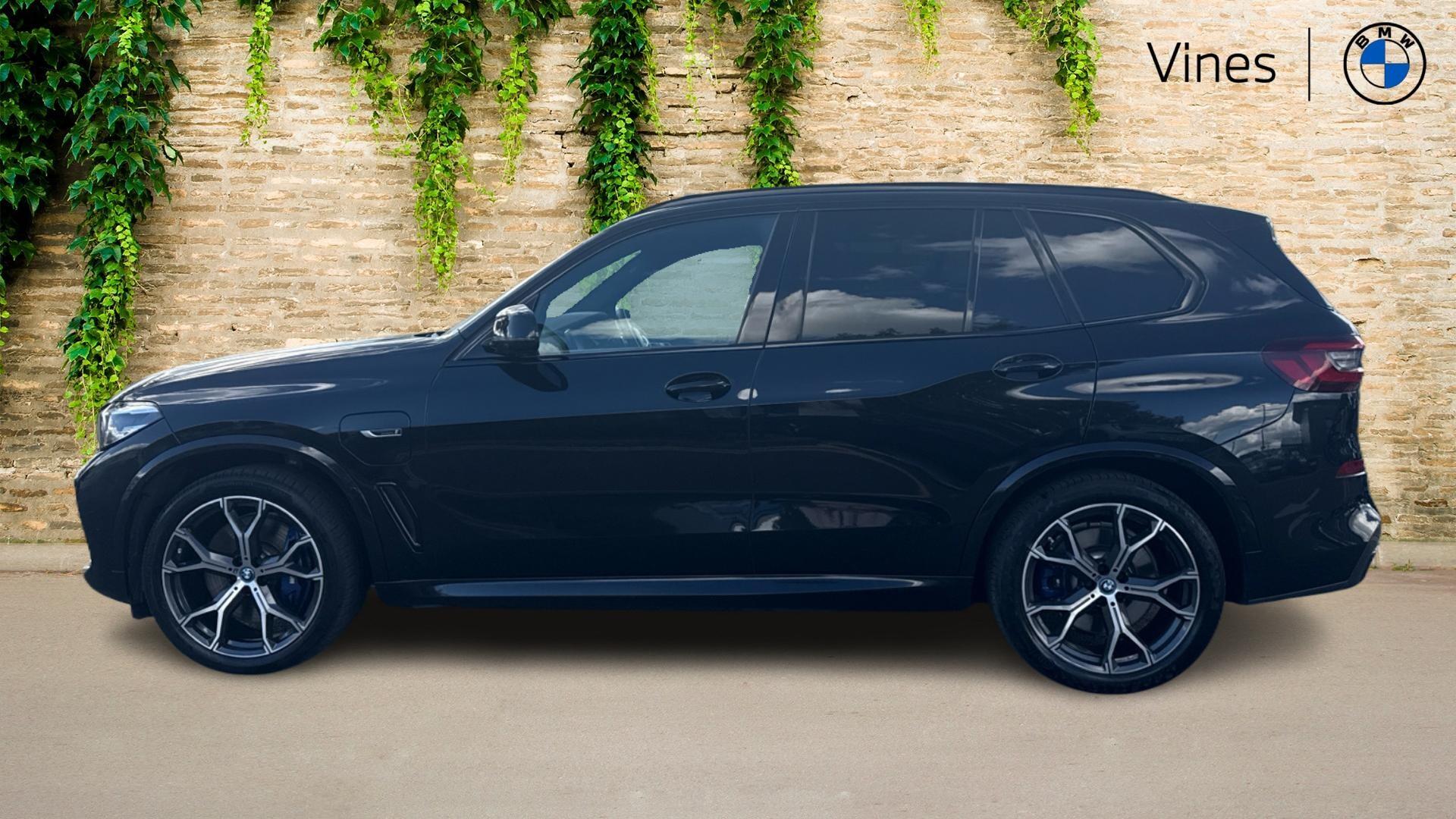 BMW X5 view 3