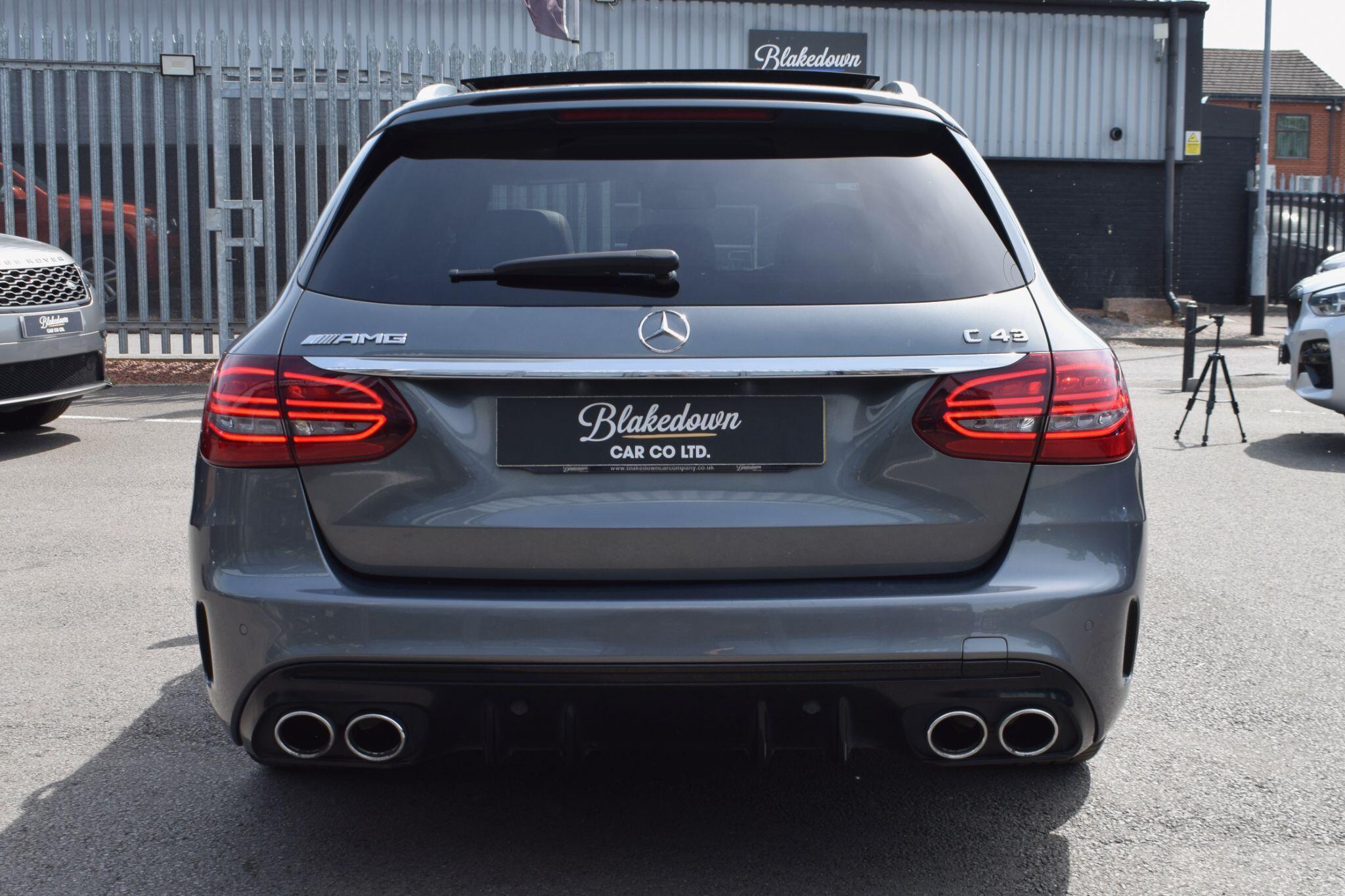 Mercedes-Benz C-Class view 6