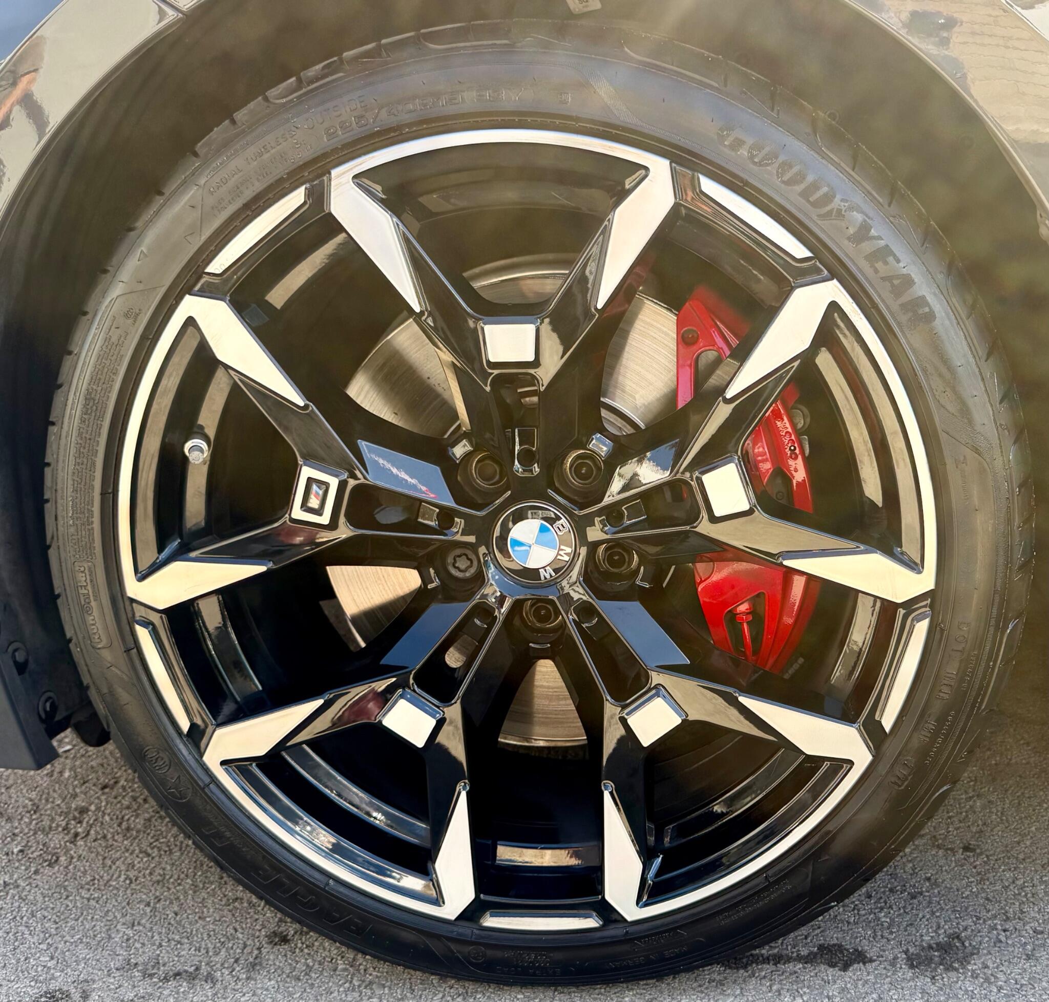 BMW 3 Series view 25