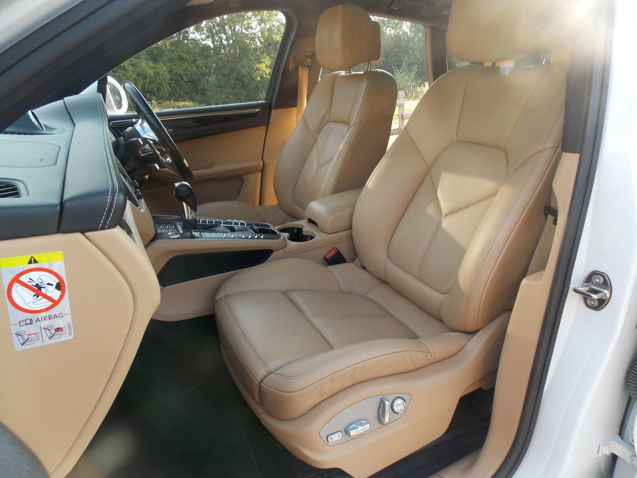 Porsche Macan view 75