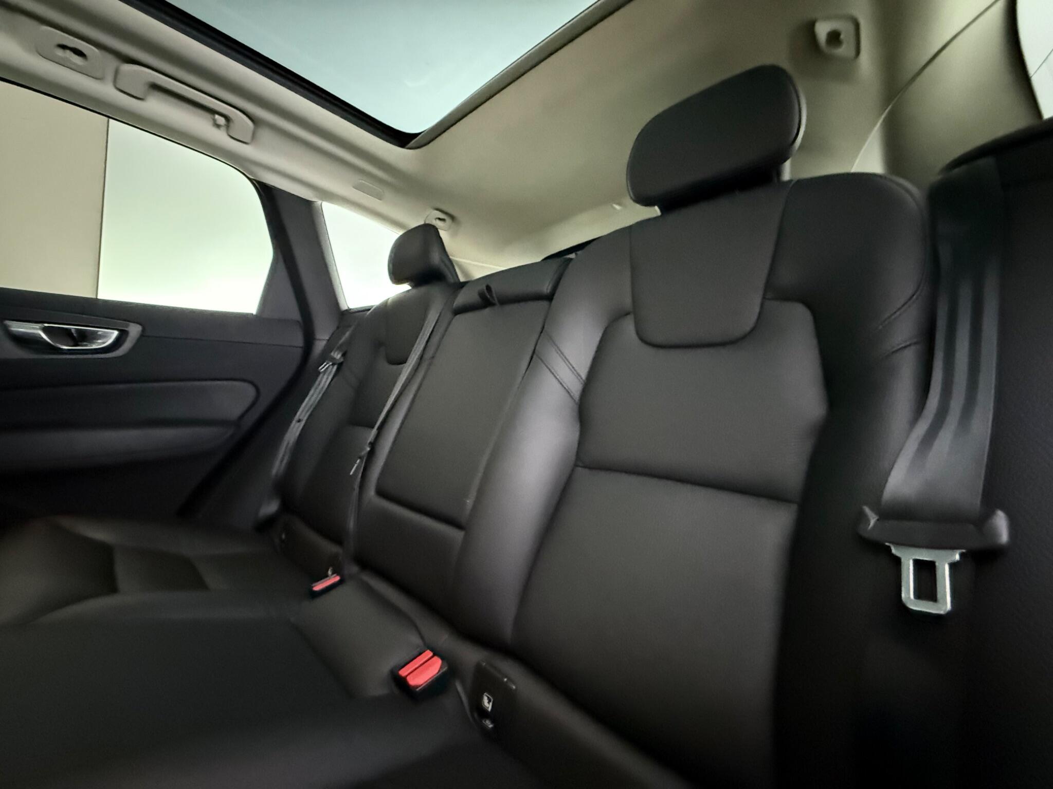 Volvo XC60 view 28