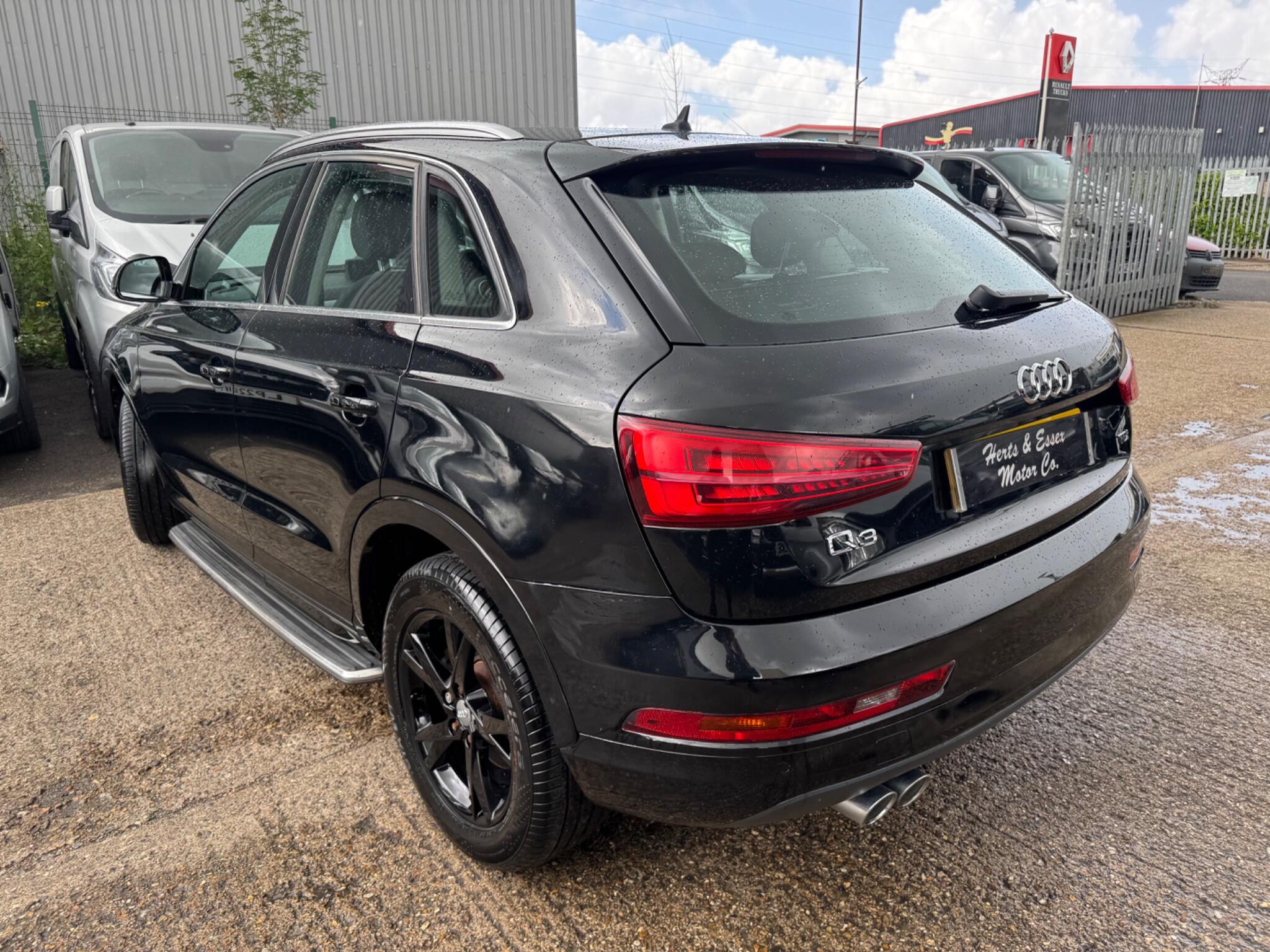Audi Q3 view 4