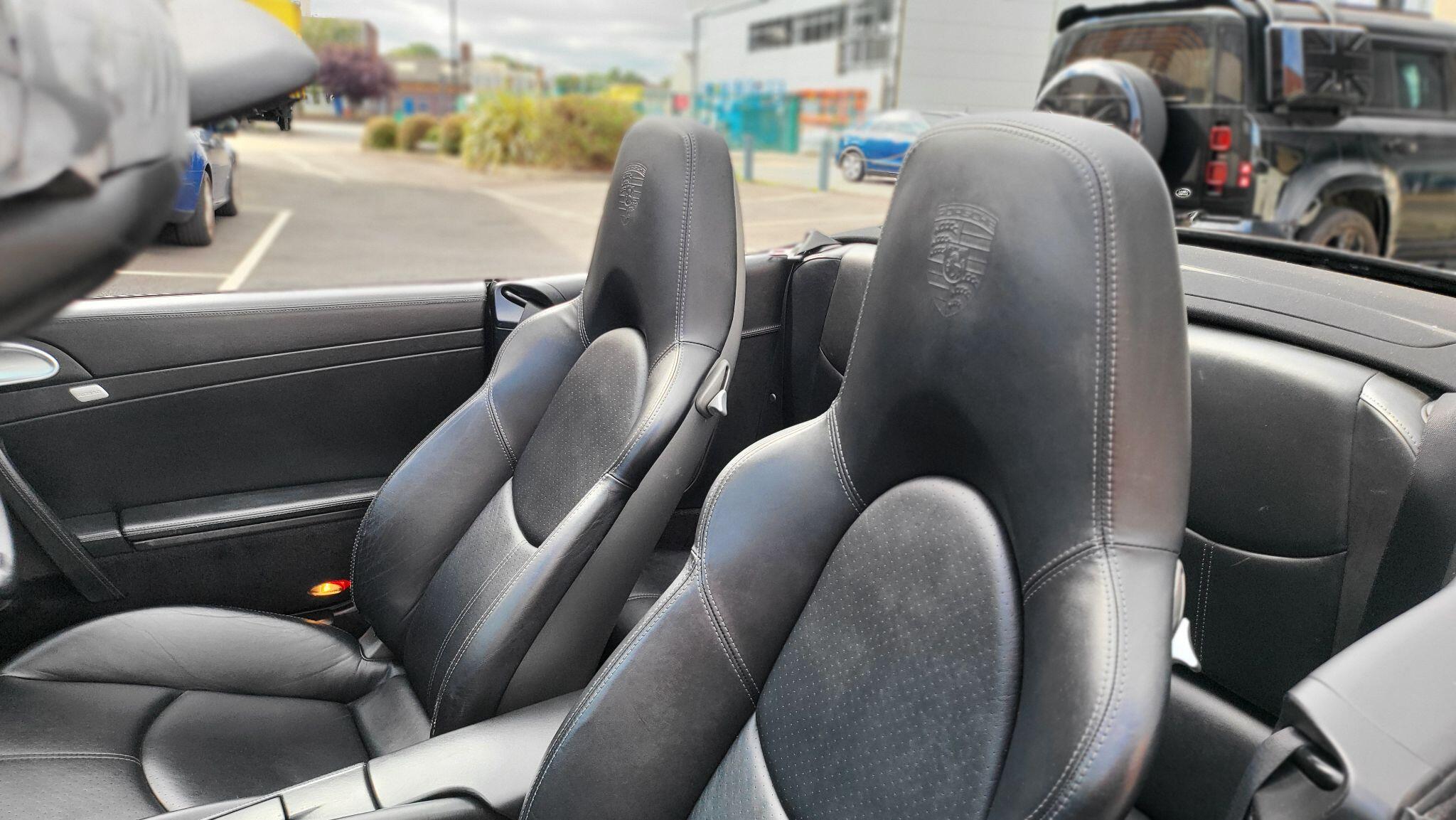 Porsche 911 view 40