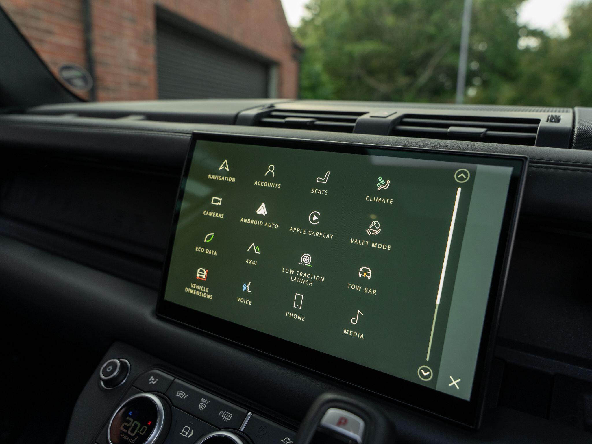 Land Rover Defender view 56