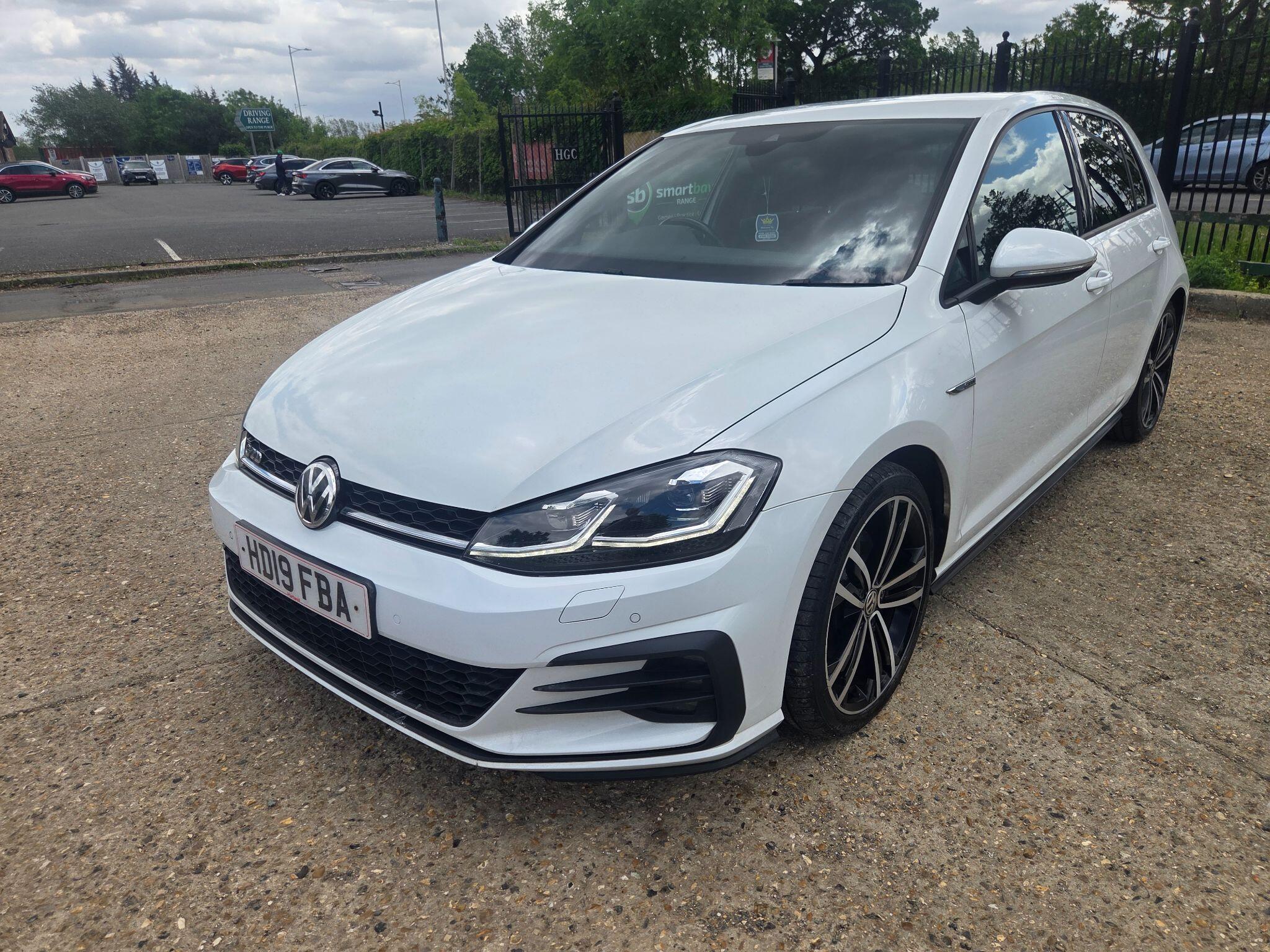 Volkswagen Golf view 3