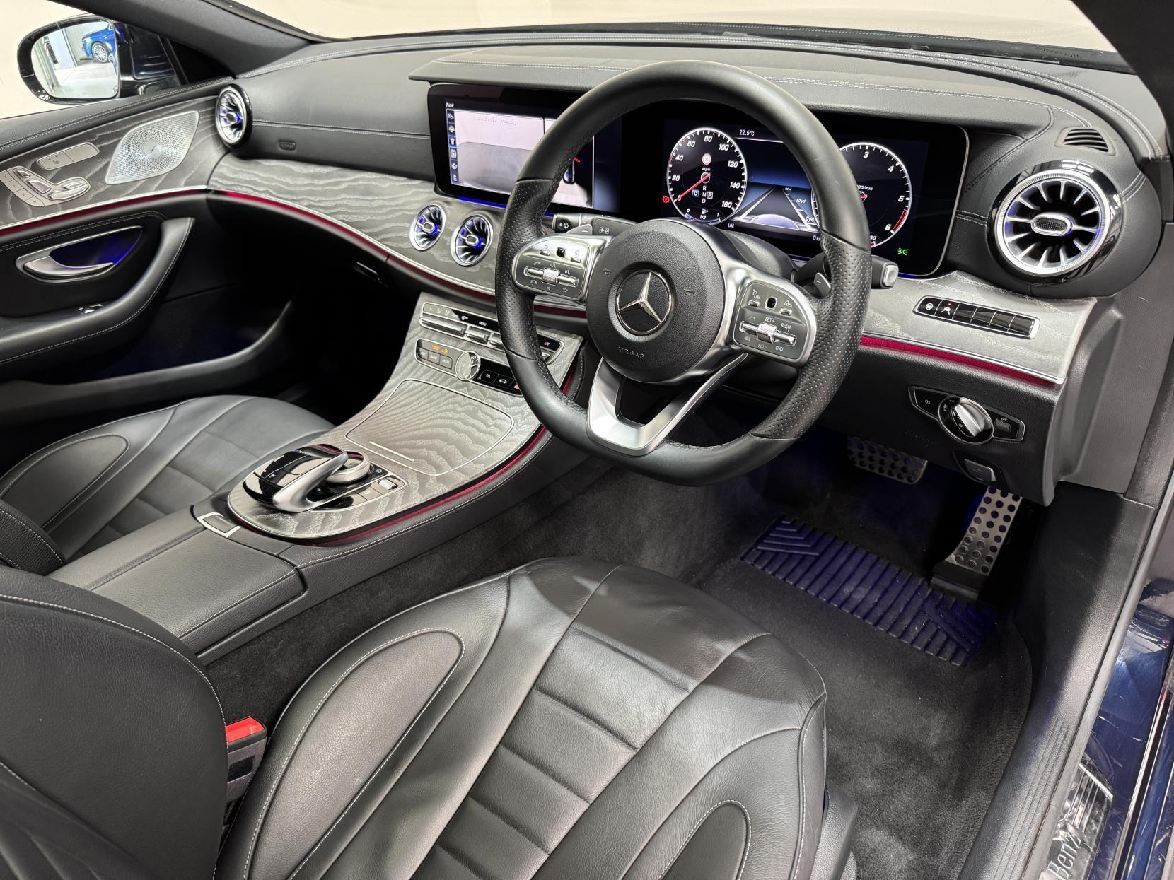 Mercedes-Benz CLS view 21
