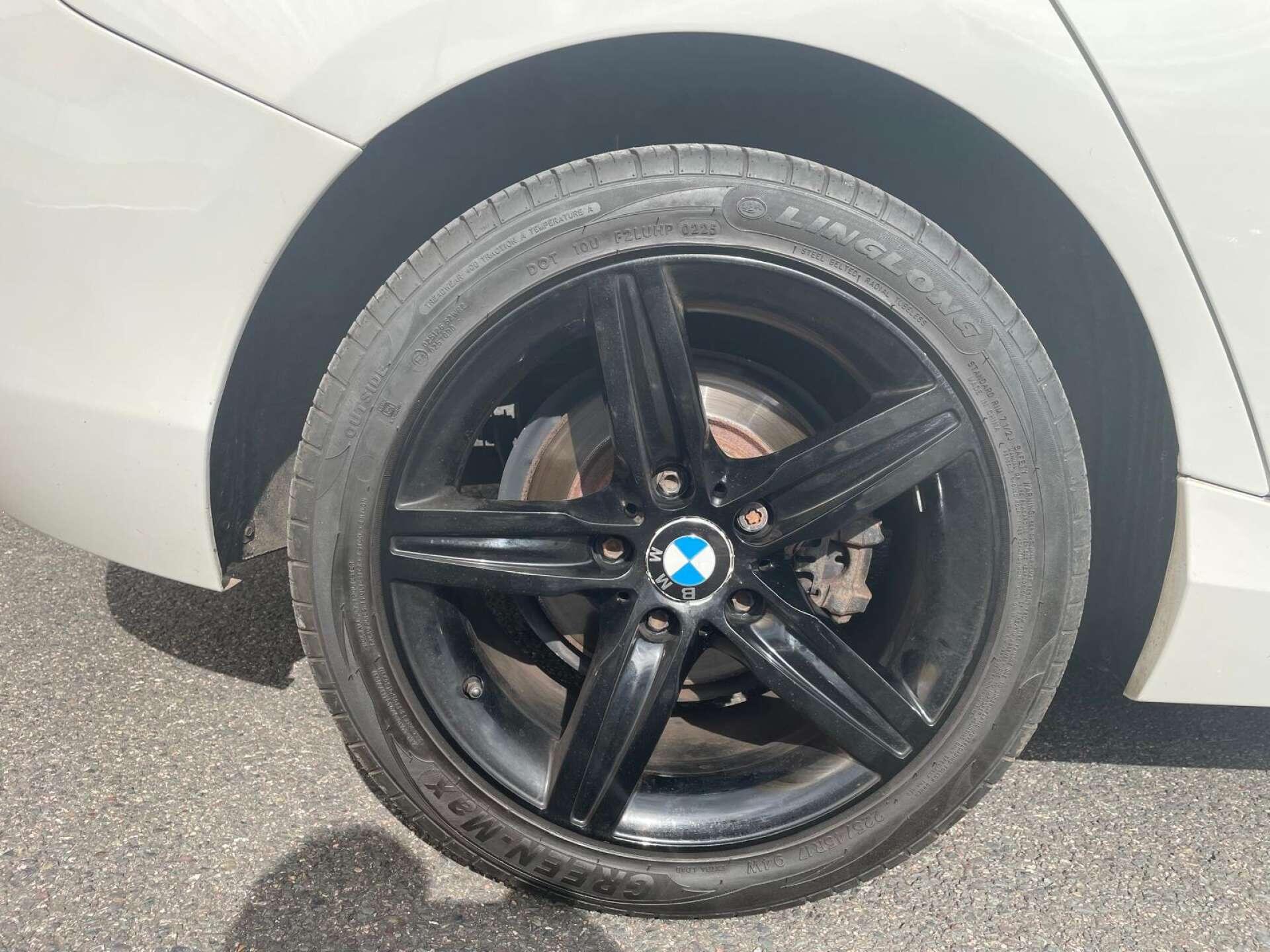 BMW 1 Series view 20