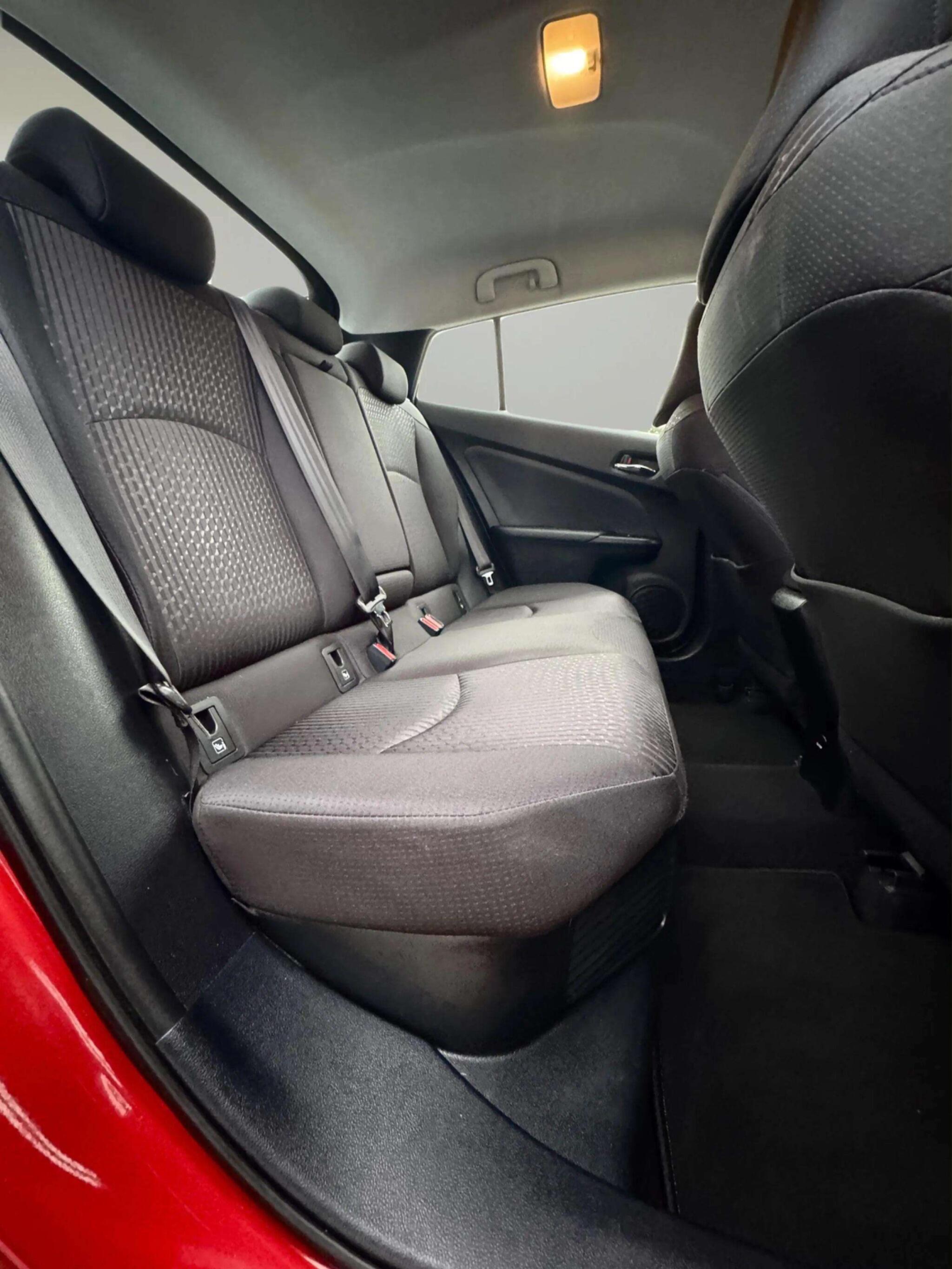 Toyota Prius view 37