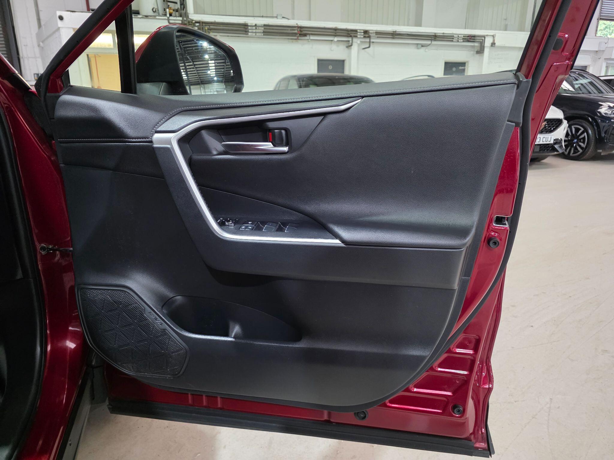 Toyota Rav4 view 12