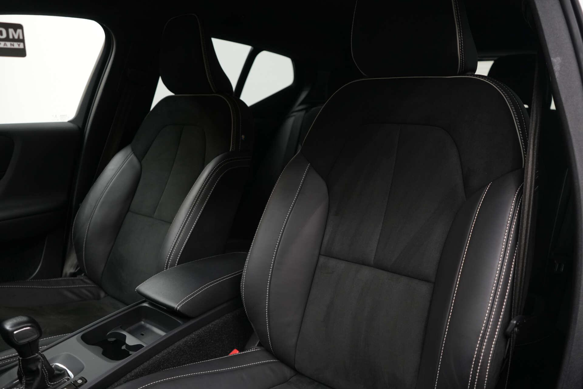 Volvo XC40 view 14