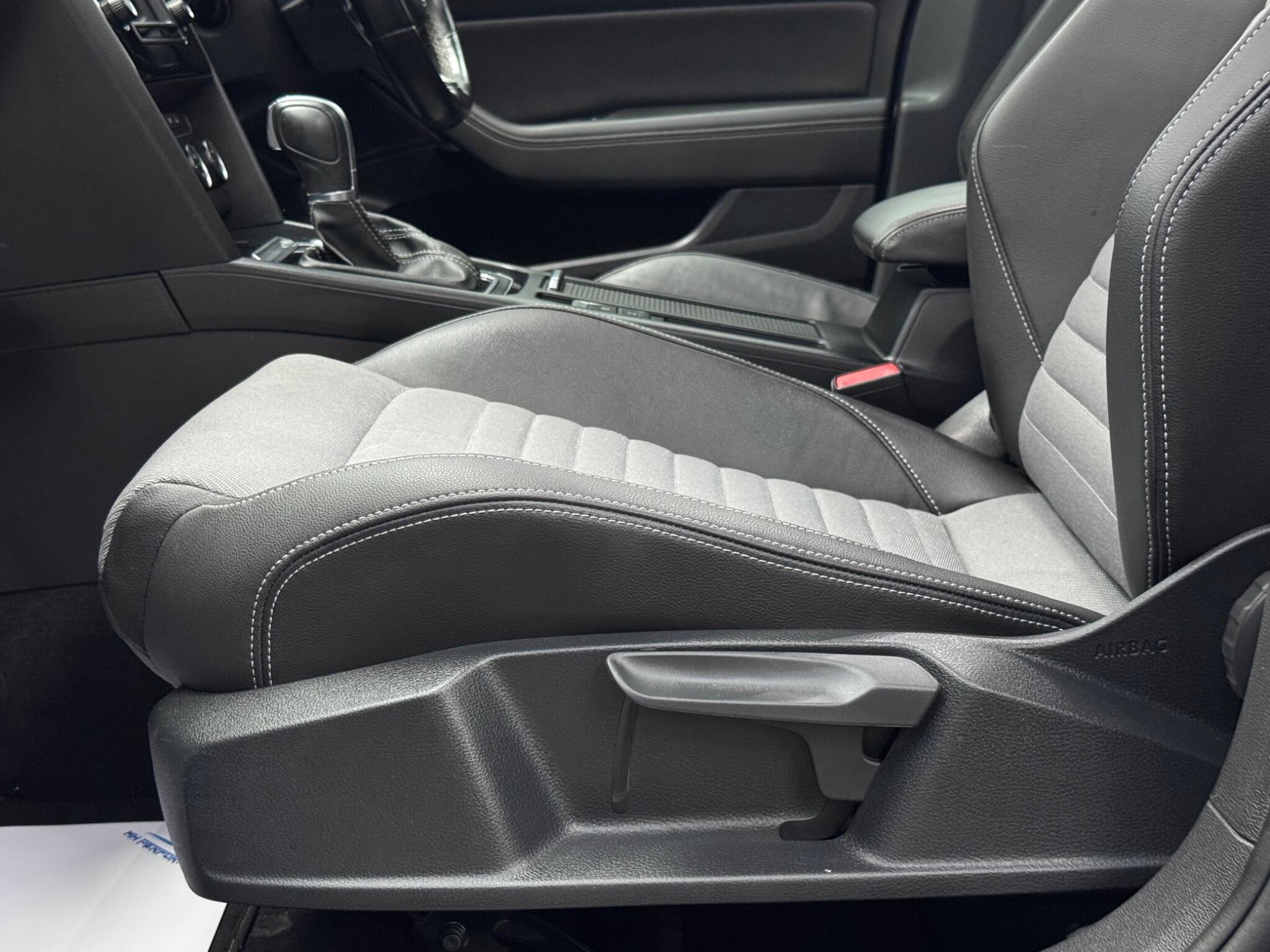 Volkswagen Passat view 69