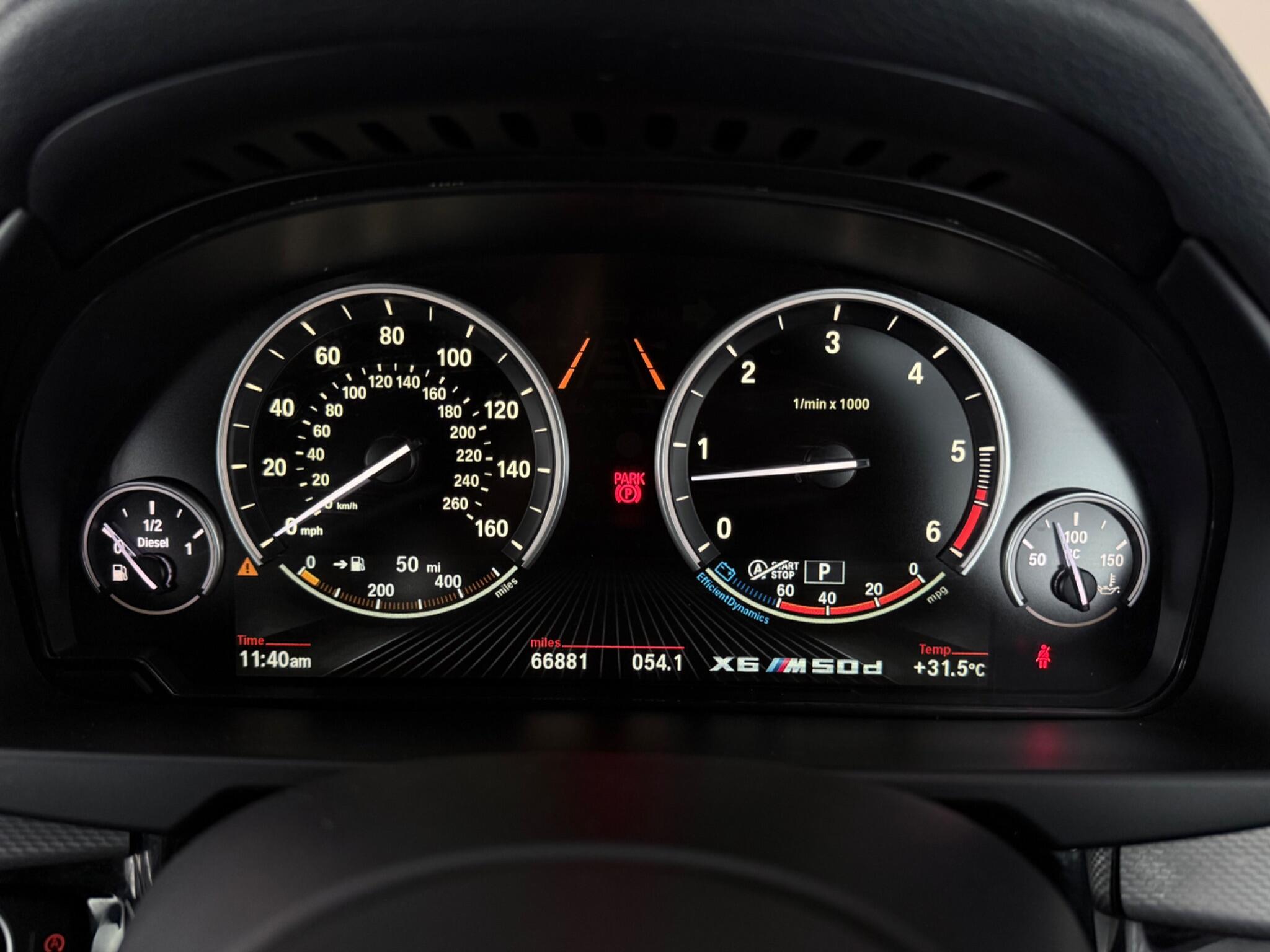 BMW X6 view 16