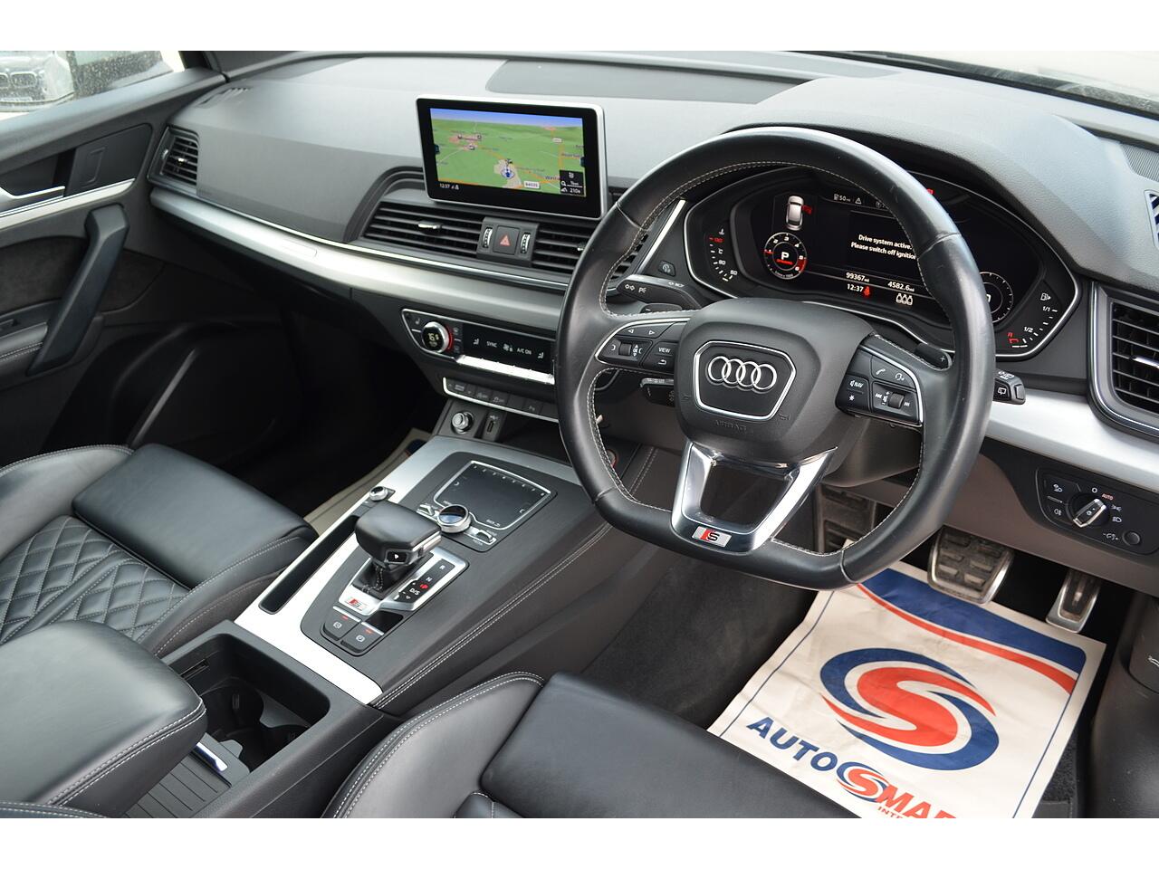 Audi SQ5 view 2