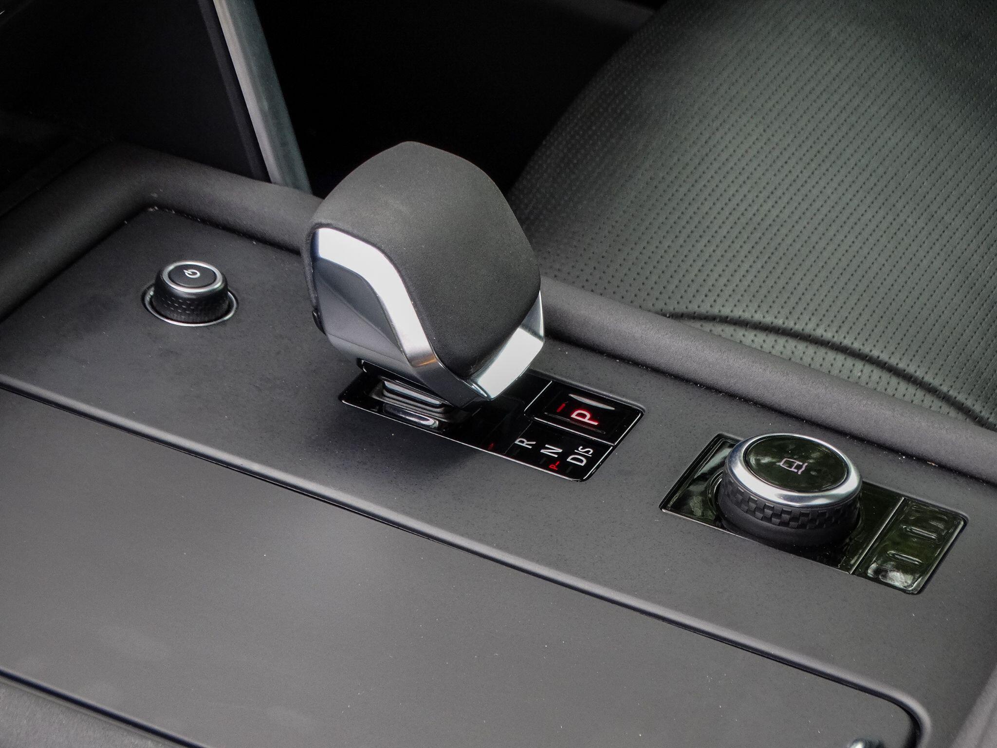 Land Rover Discovery 3 view 20