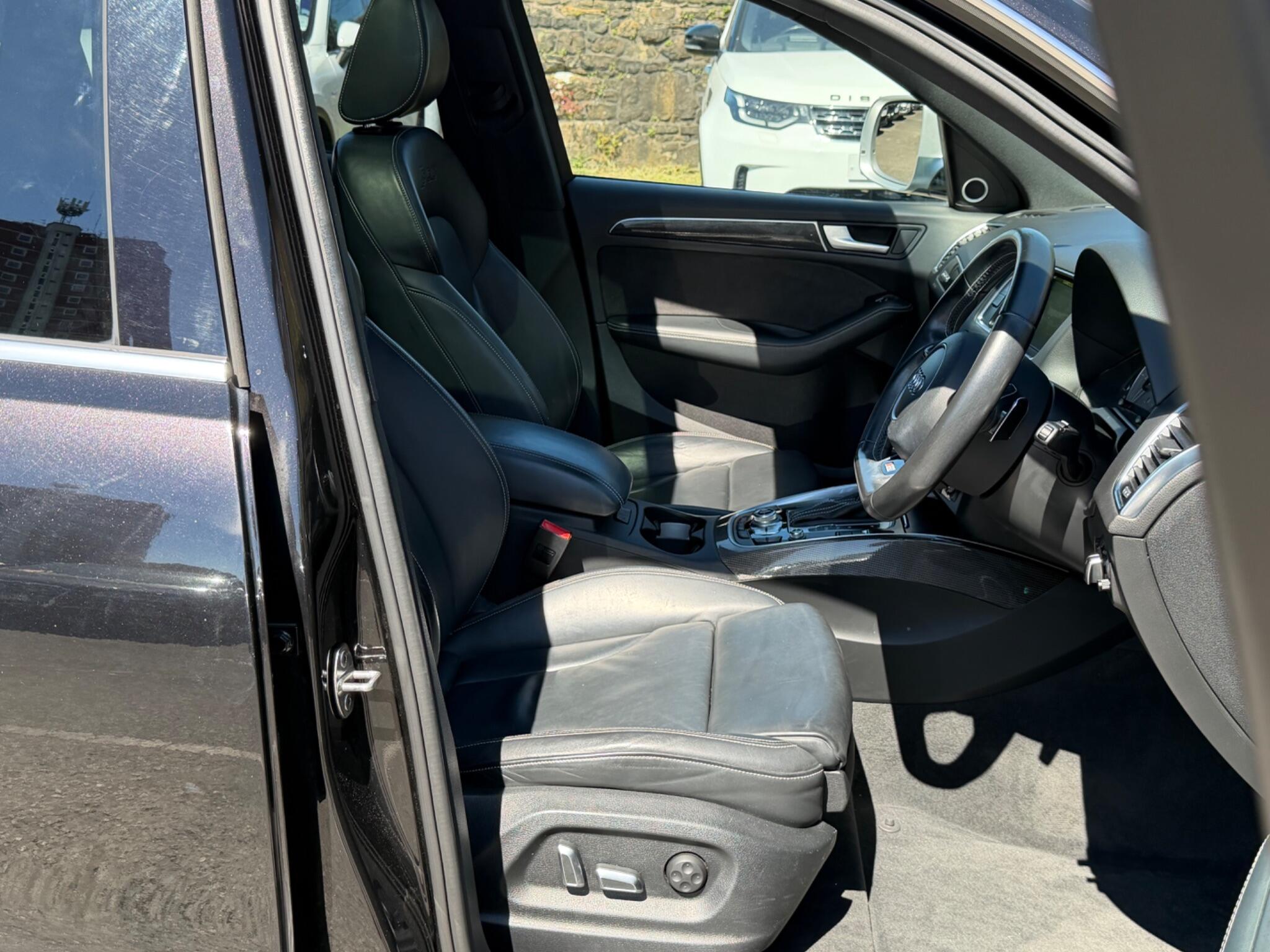 Audi SQ5 view 16