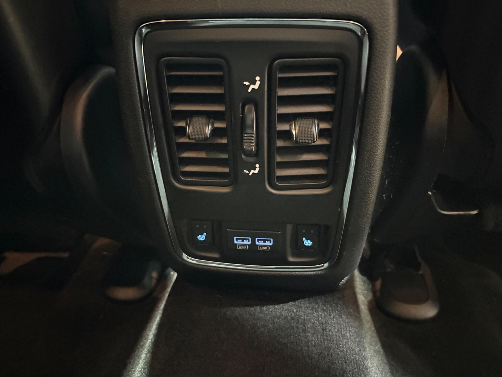 Jeep Grand Cherokee view 48