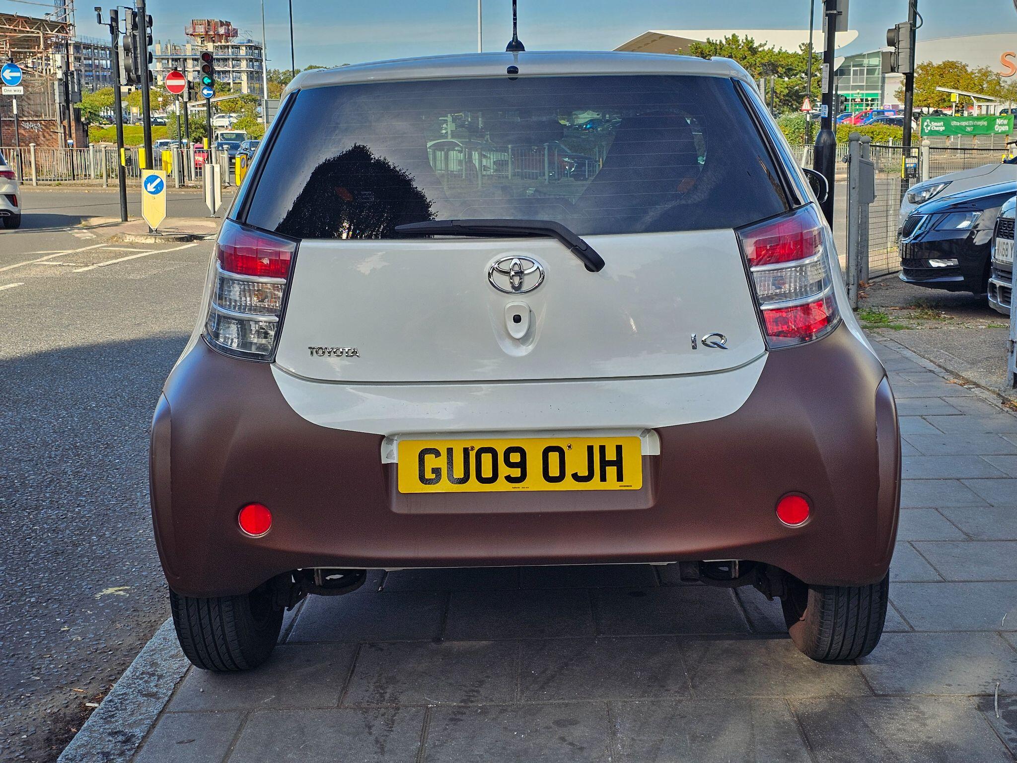 Toyota Iq view 7