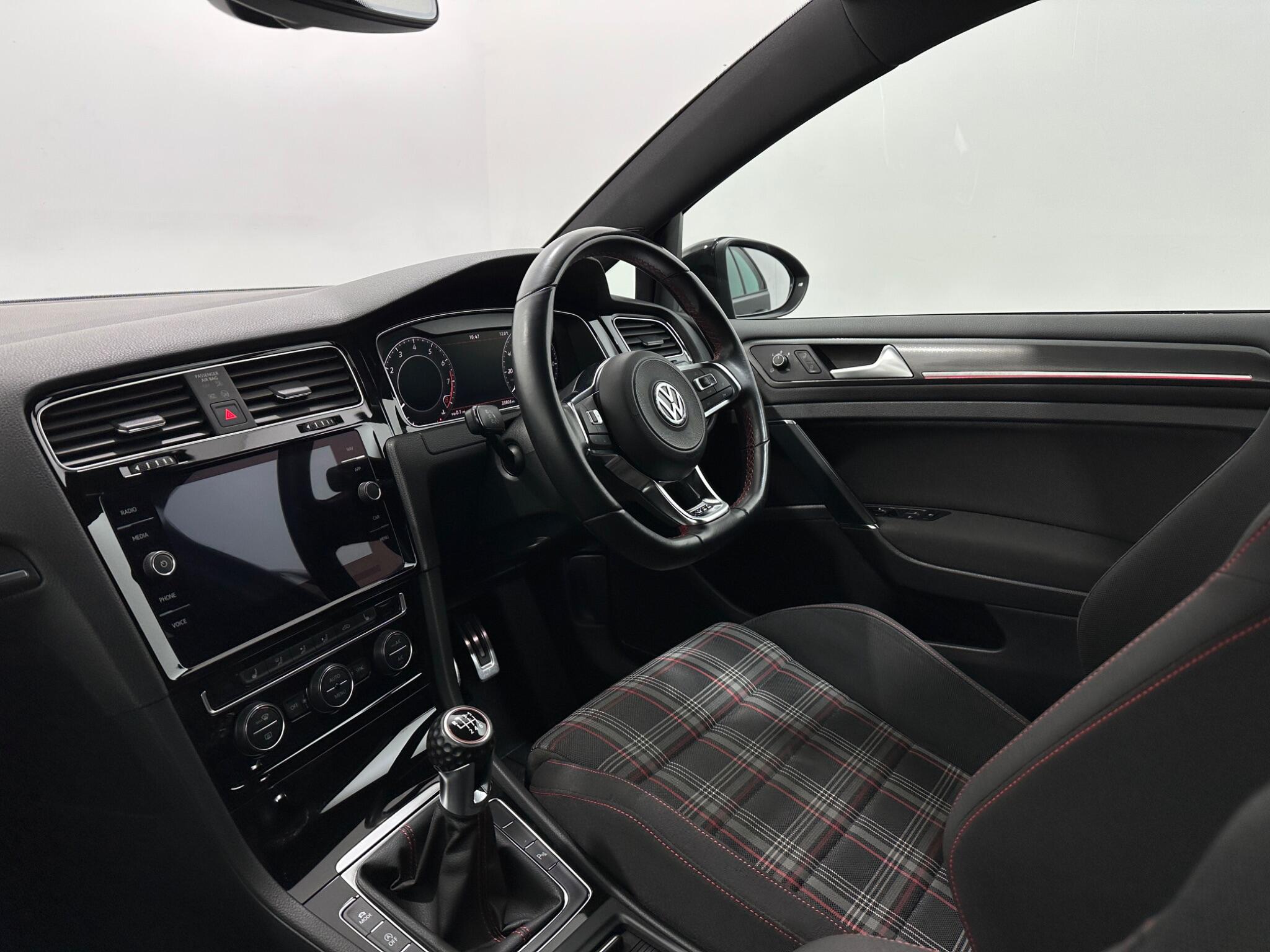 Volkswagen Golf view 32