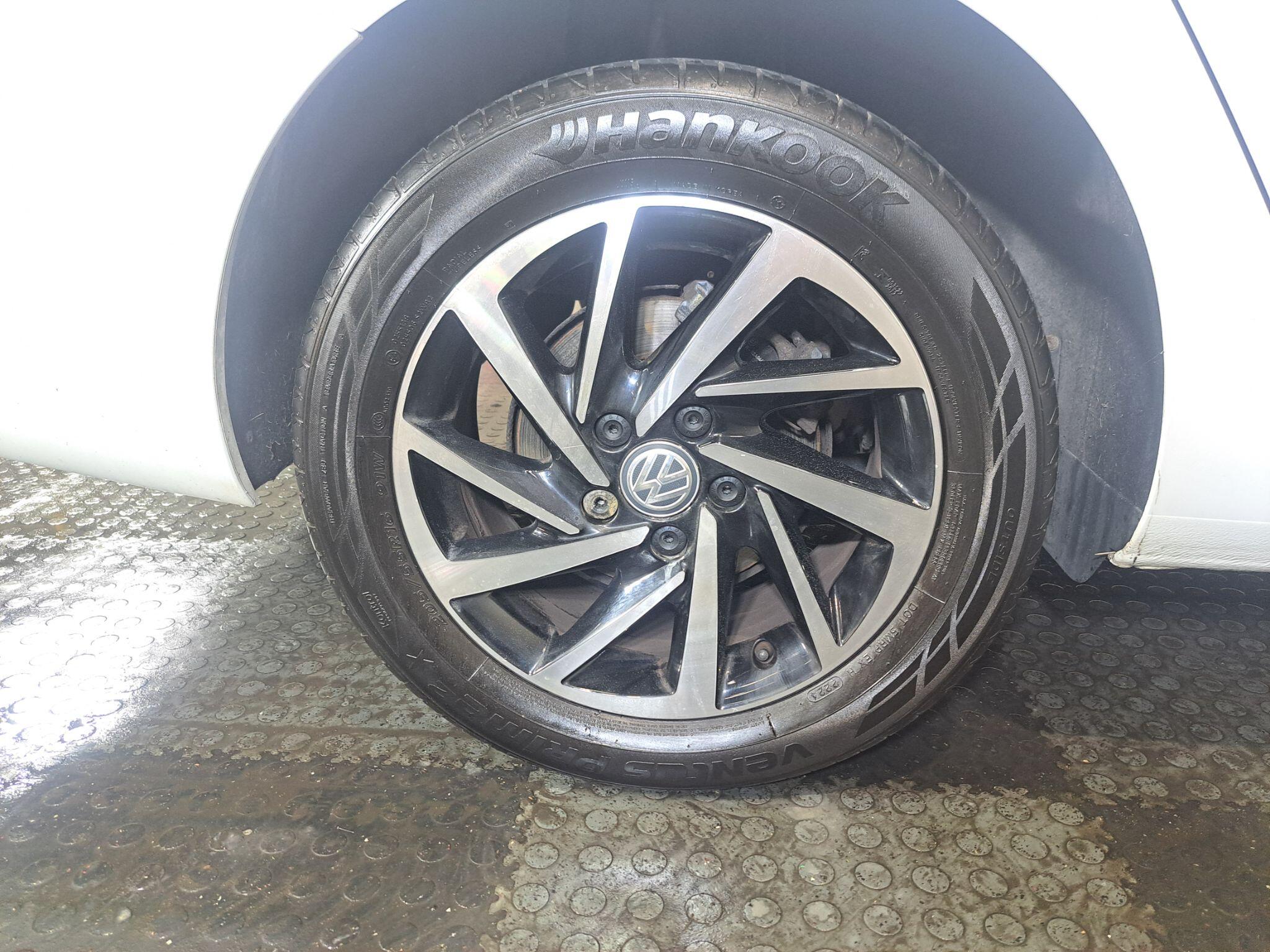 Volkswagen Golf view 31