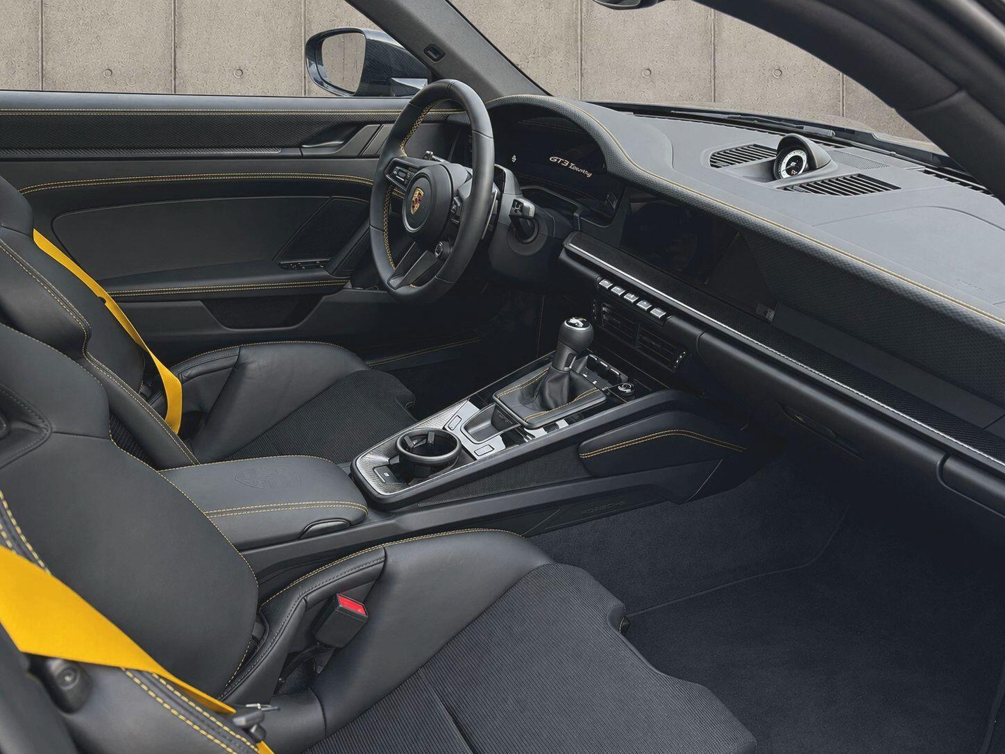 Porsche 911 view 24