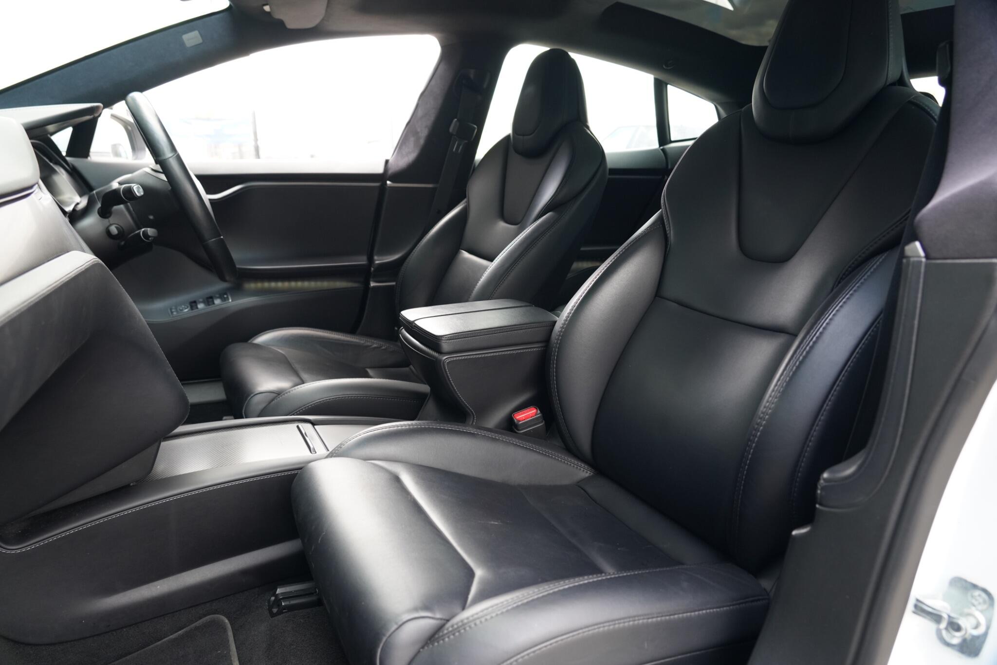 Tesla Model S view 16