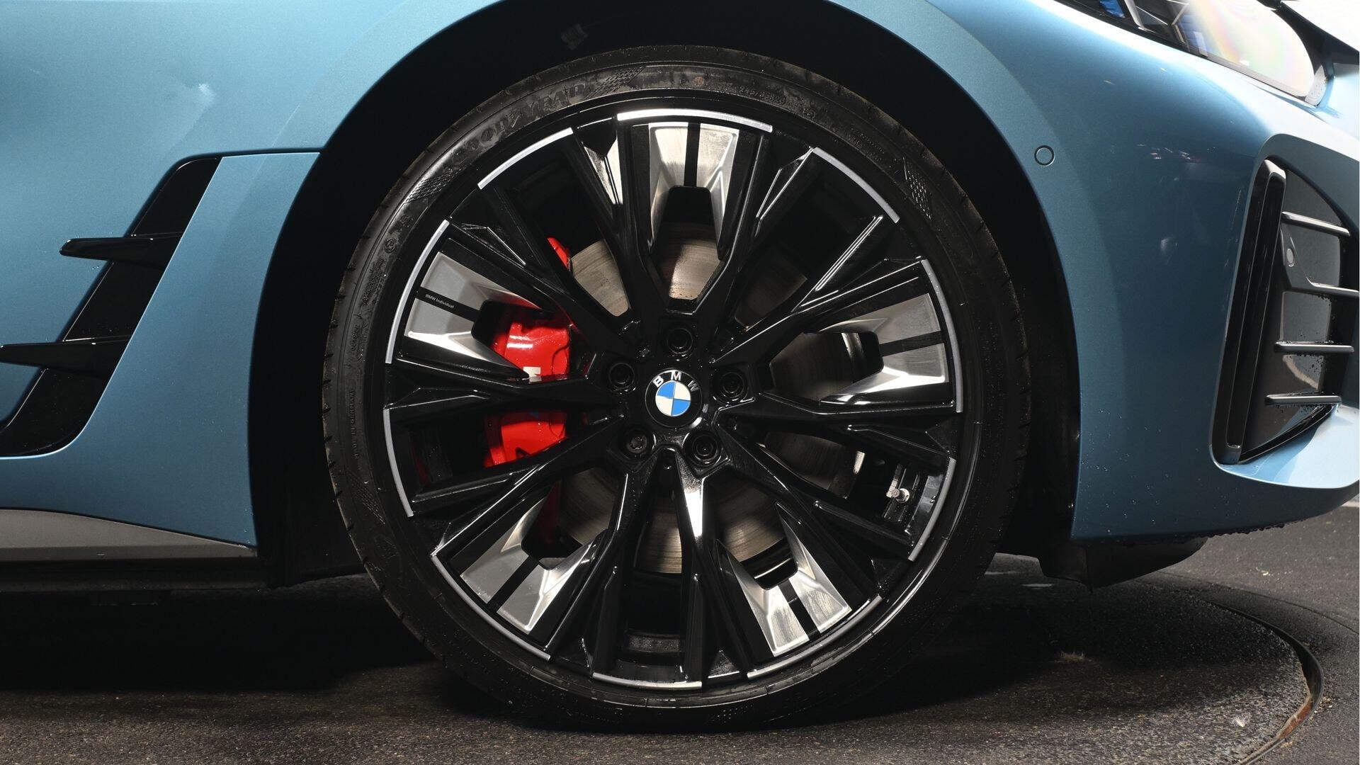 BMW i4 view 14