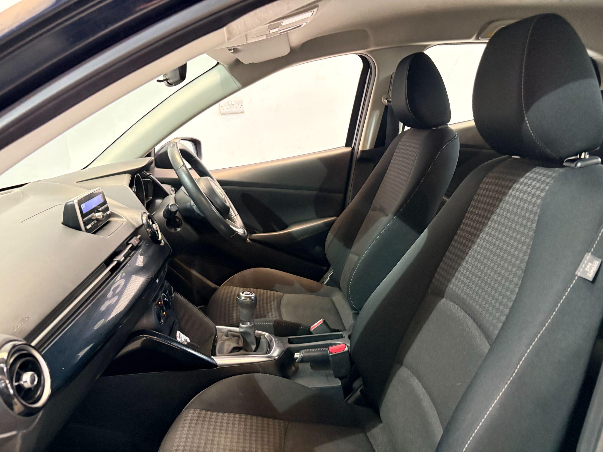 Mazda Mazda2 view 25