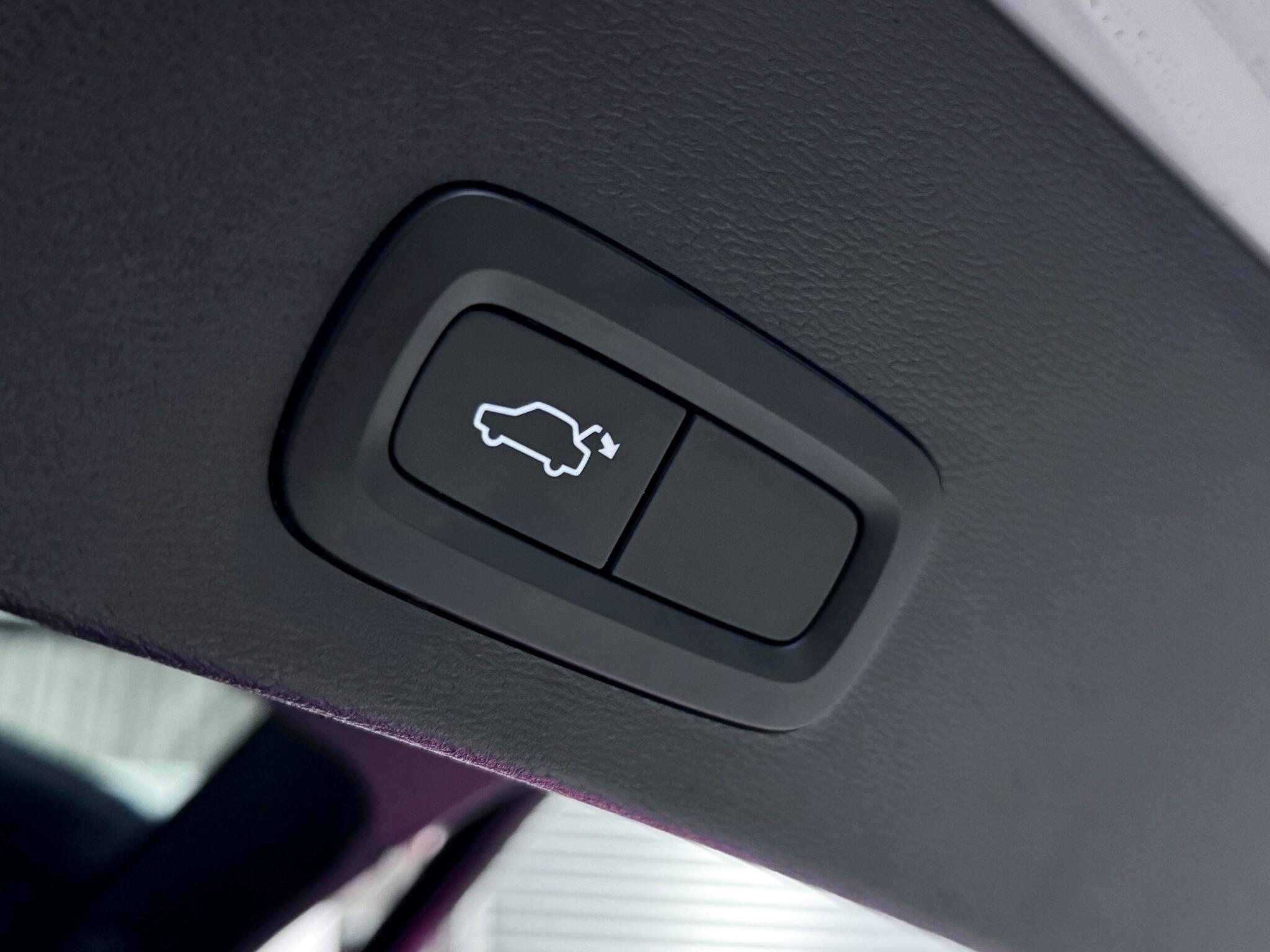 Volvo XC40 view 8