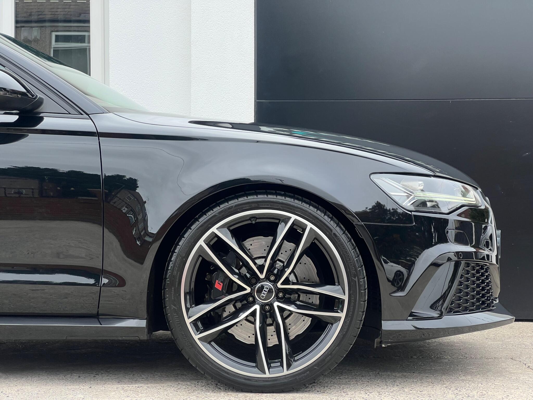 Audi RS6 view 8
