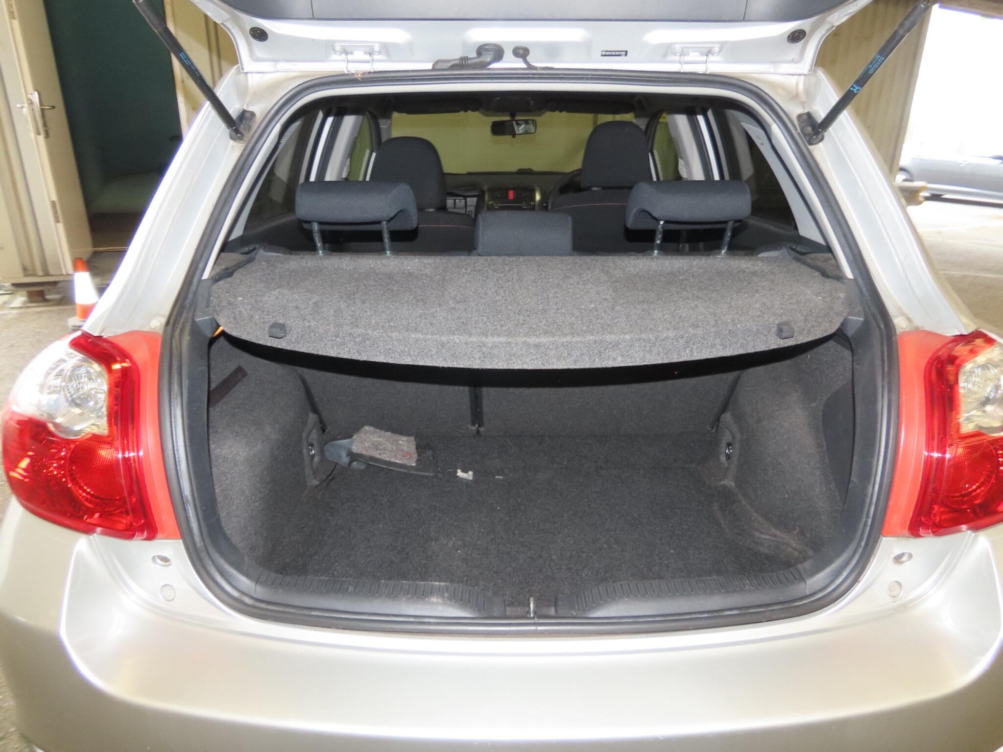 Toyota Auris view 12
