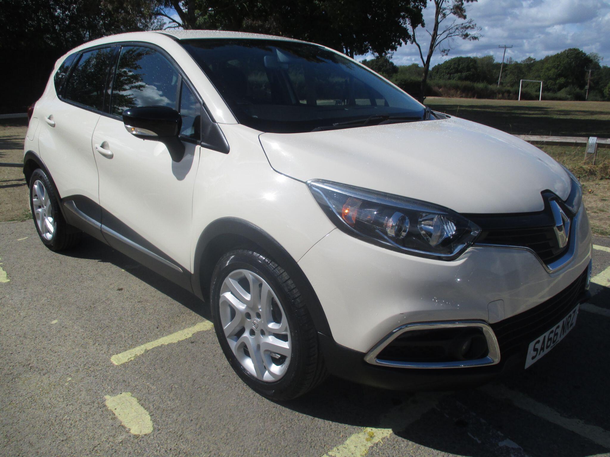 Renault Captur view 3