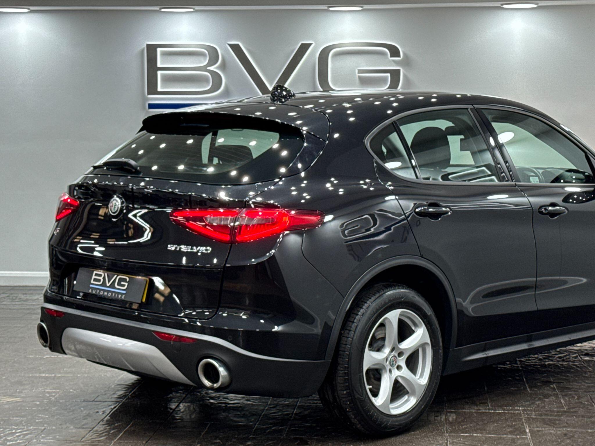 Alfa Romeo Stelvio view 16
