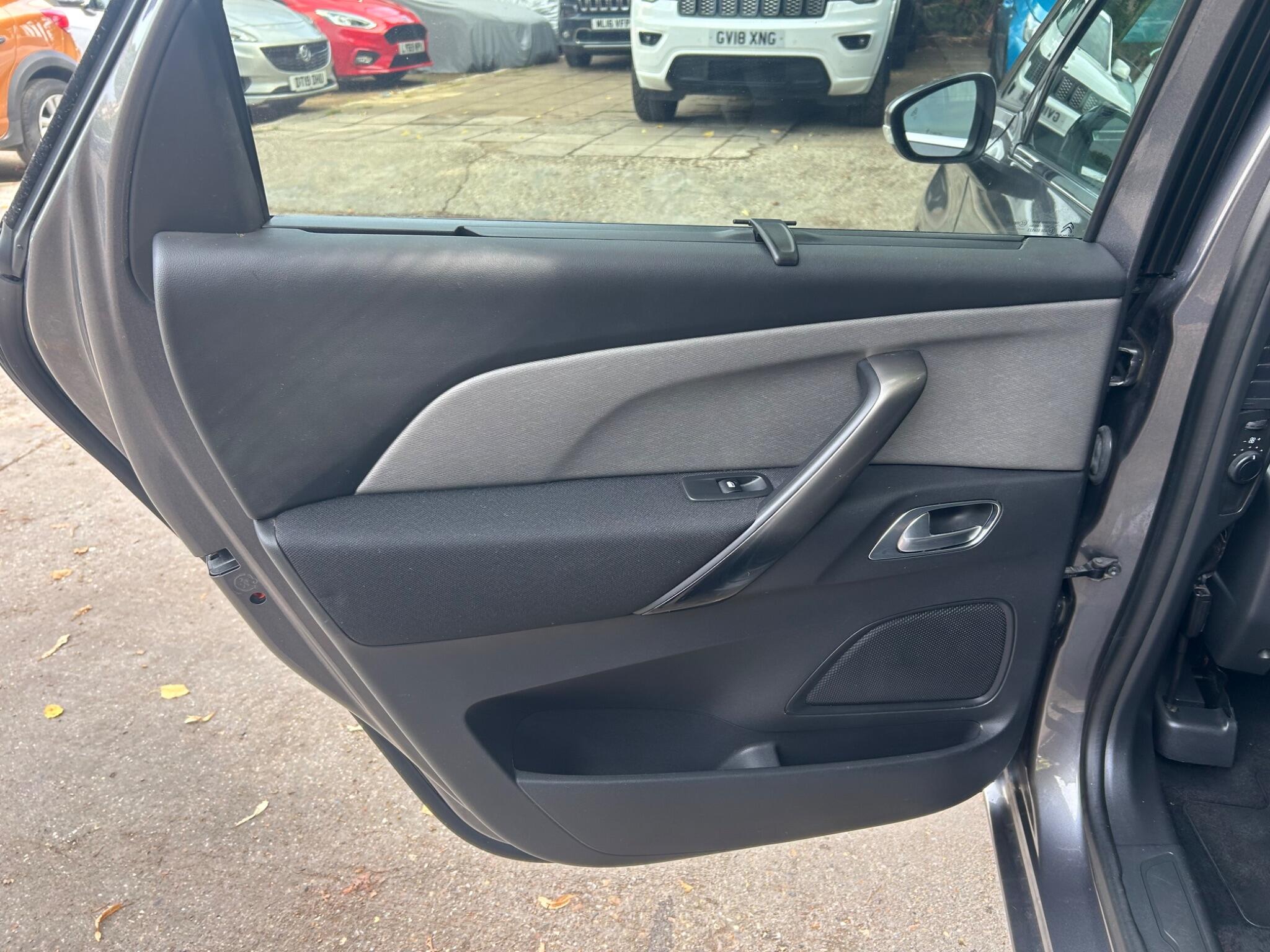 Citroen C4 Spacetourer view 28