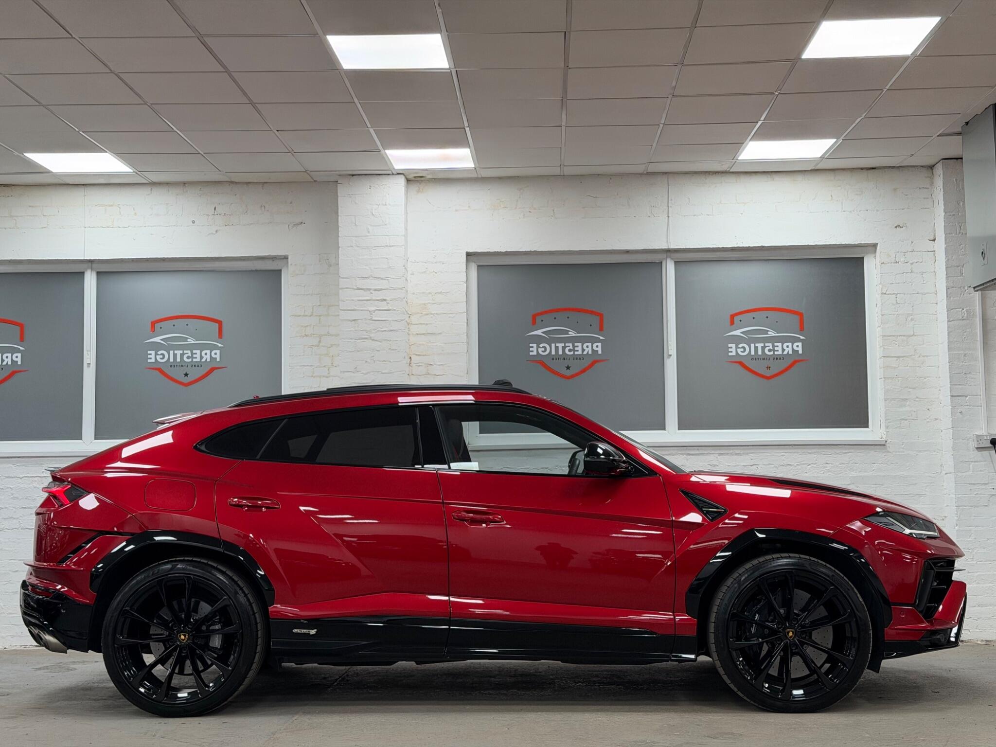 Lamborghini Urus view 28
