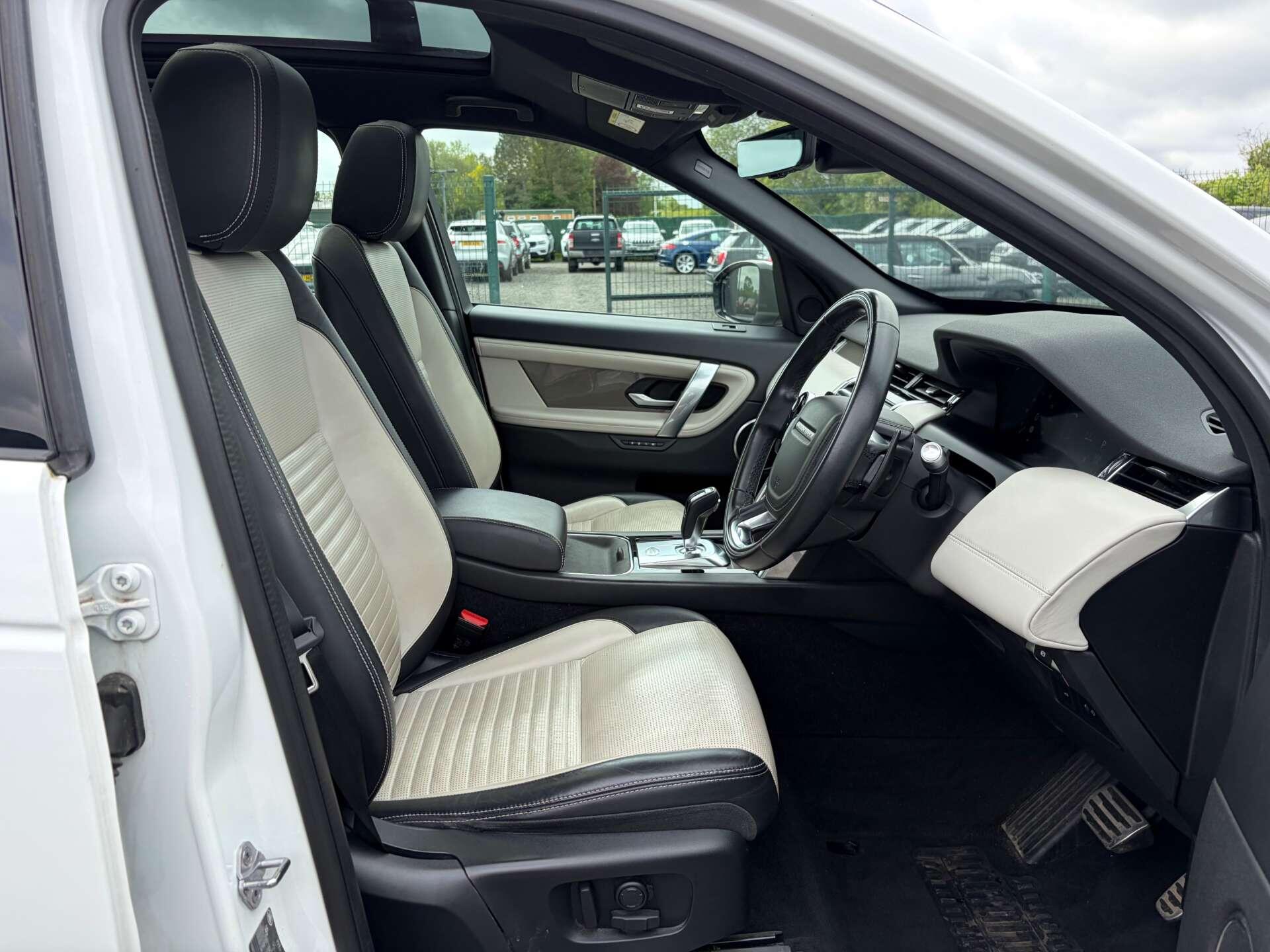 Land Rover Discovery Sport view 39