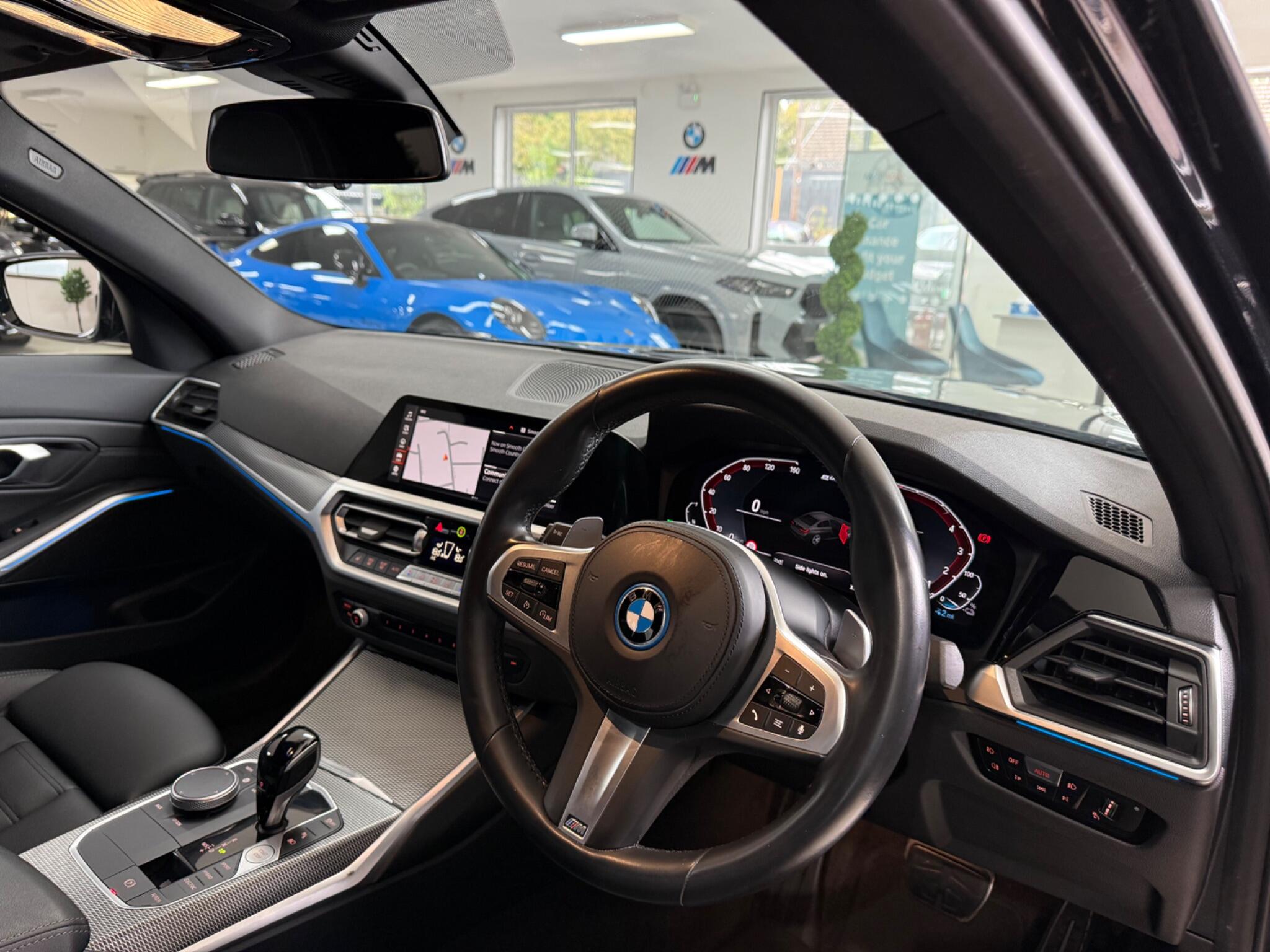 BMW 3 Series view 29