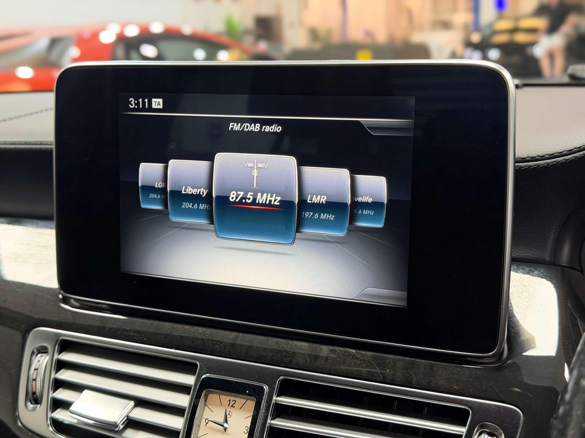 Mercedes-Benz CLS view 44