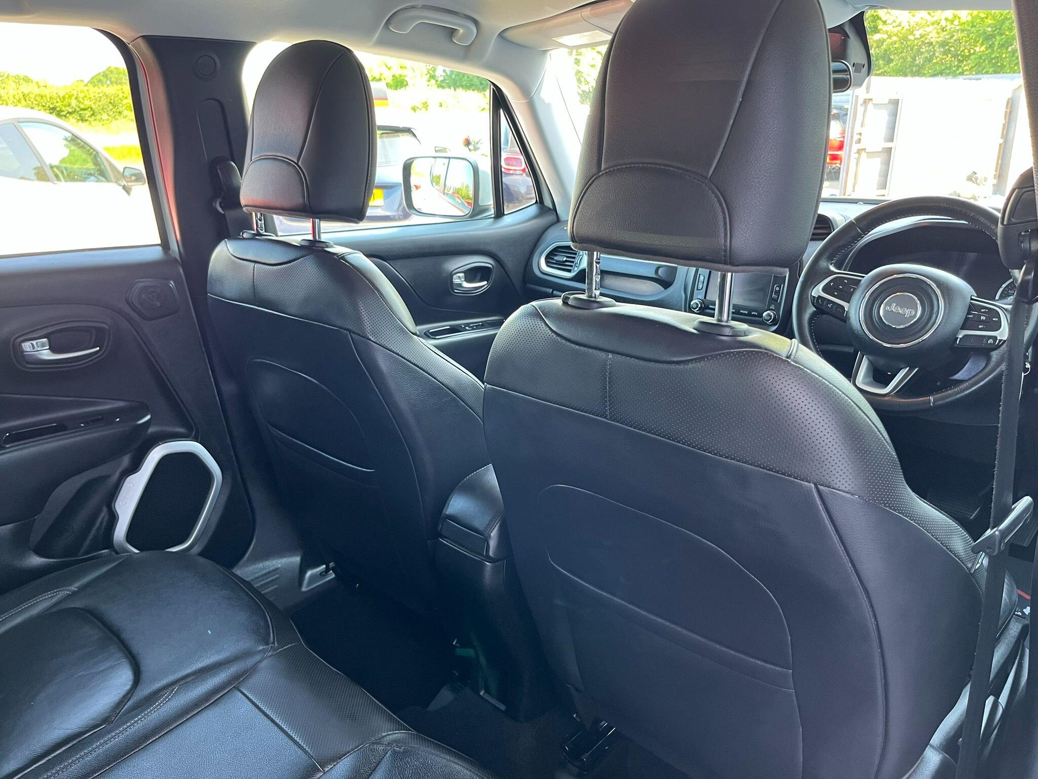 Jeep Renegade view 42