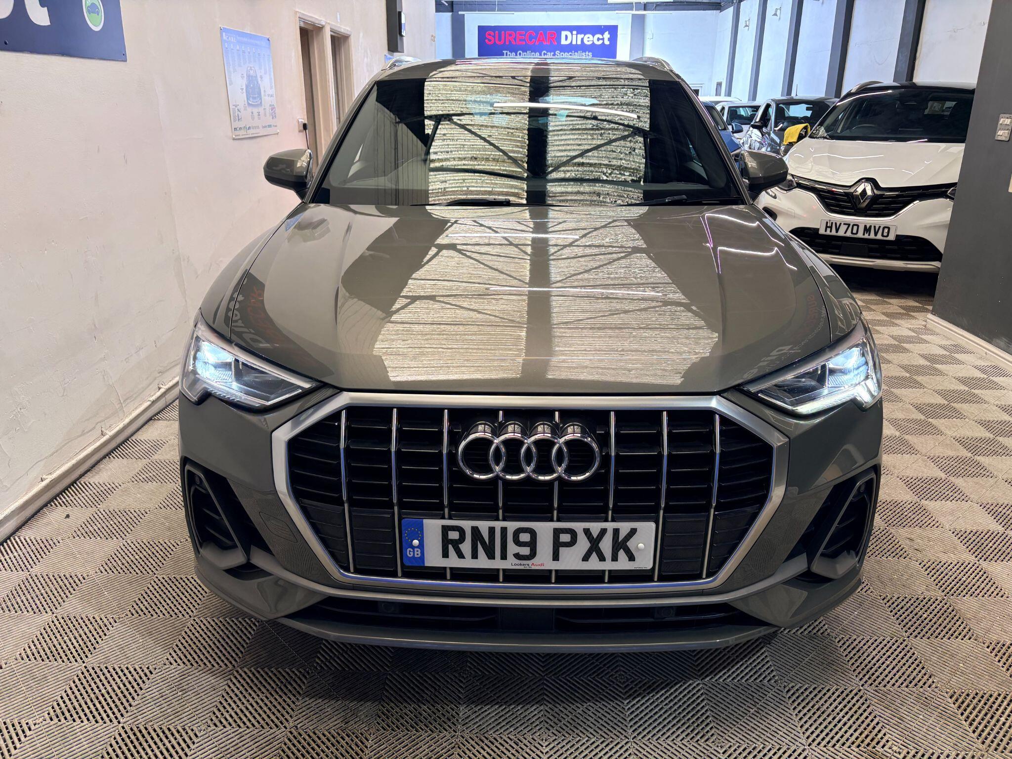Audi Q3 view 22