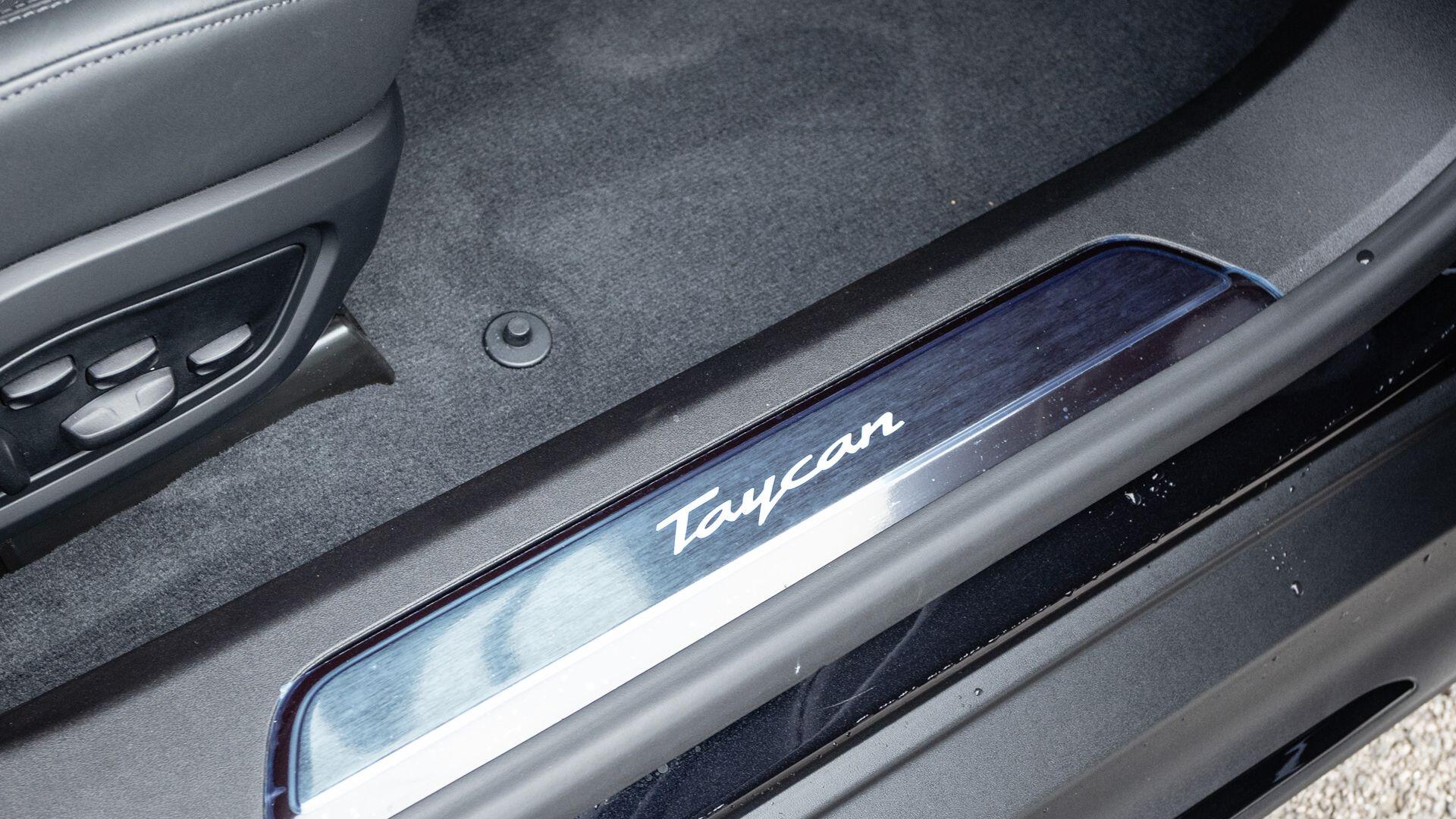 Porsche Taycan view 36