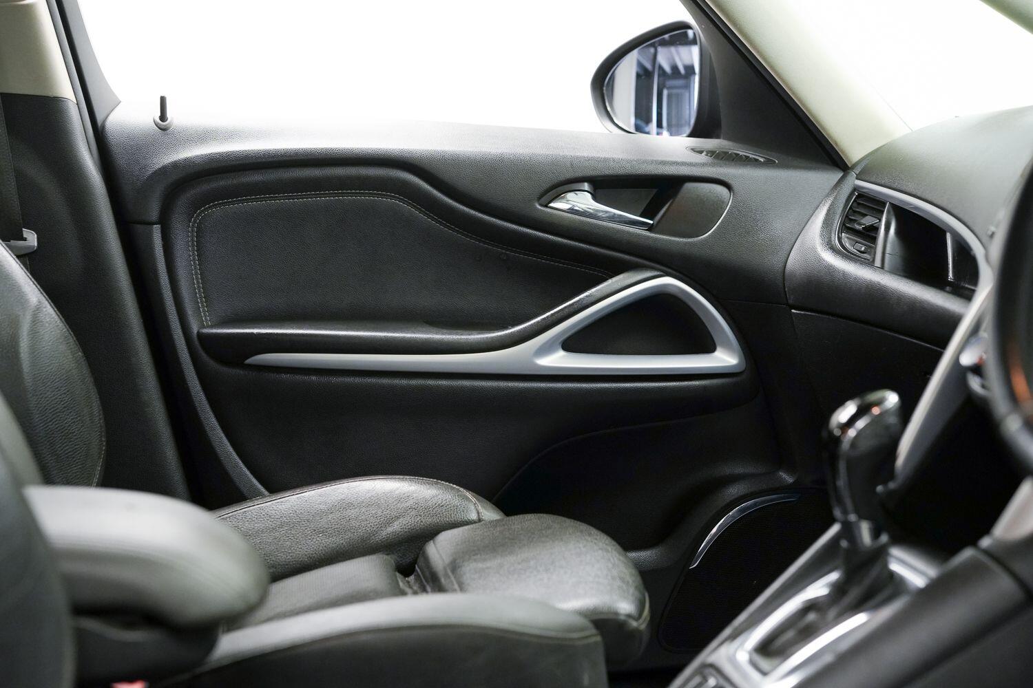Vauxhall Zafira Tourer view 20