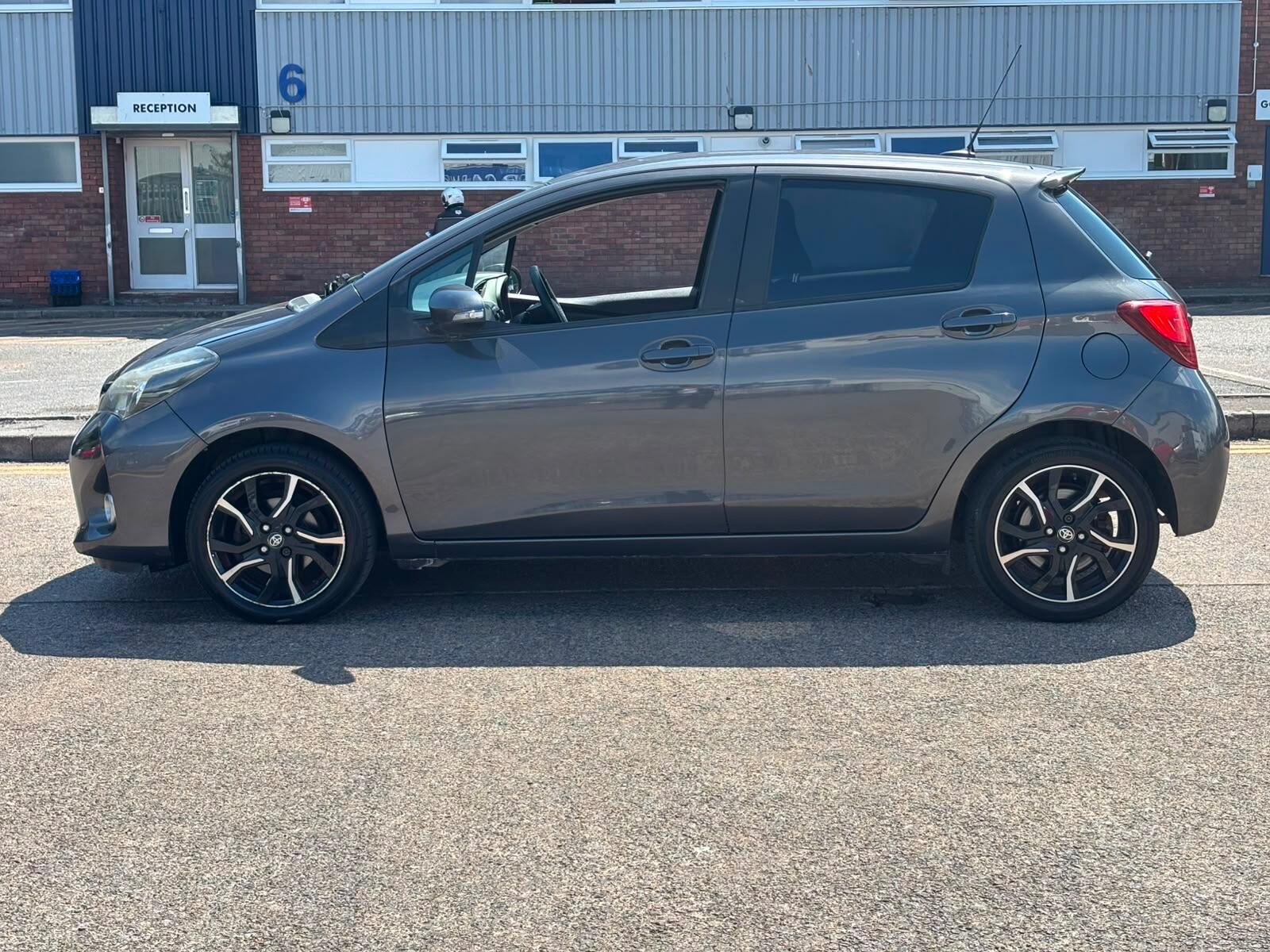 Toyota Yaris view 13