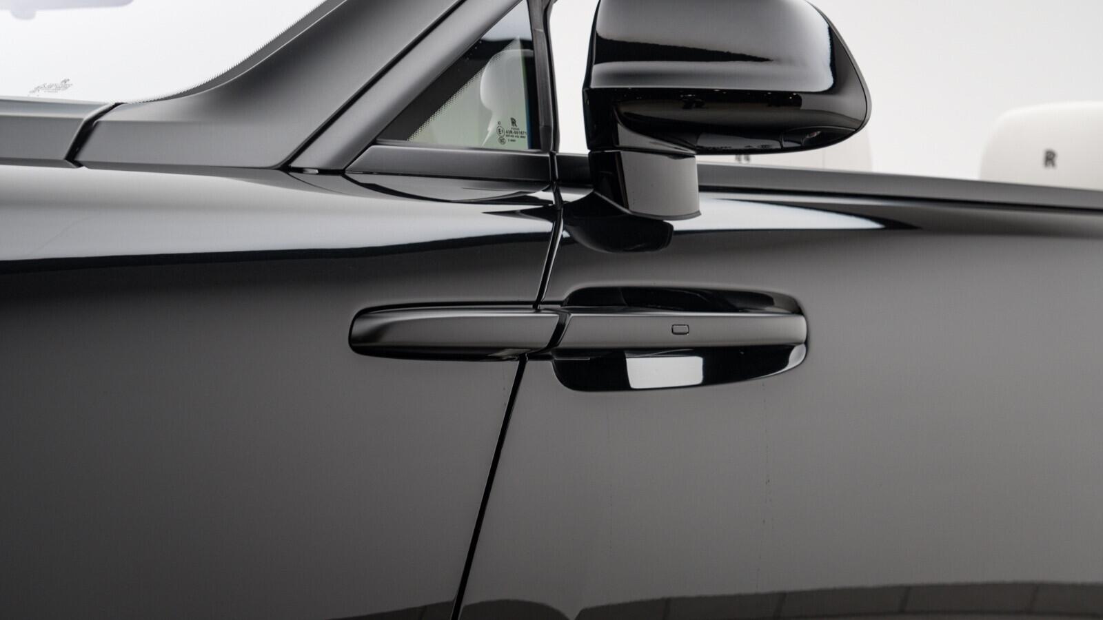 Rolls-Royce Dawn view 41