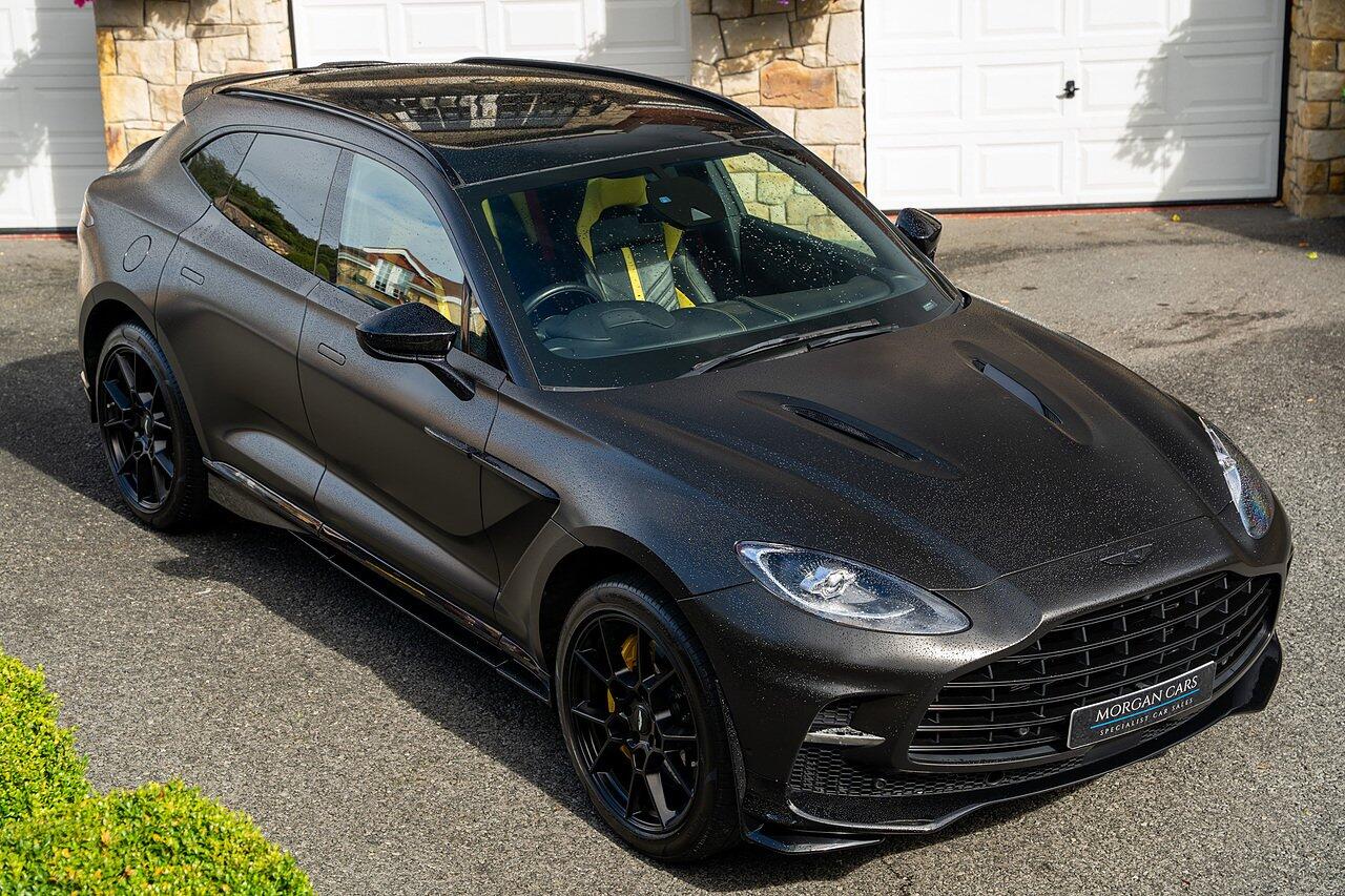 Aston Martin DBX view 101