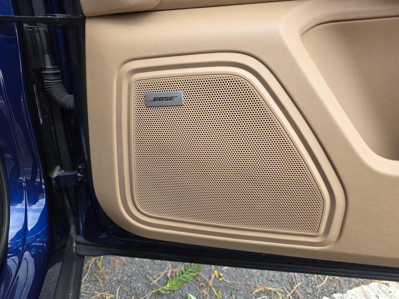 Porsche Macan view 29