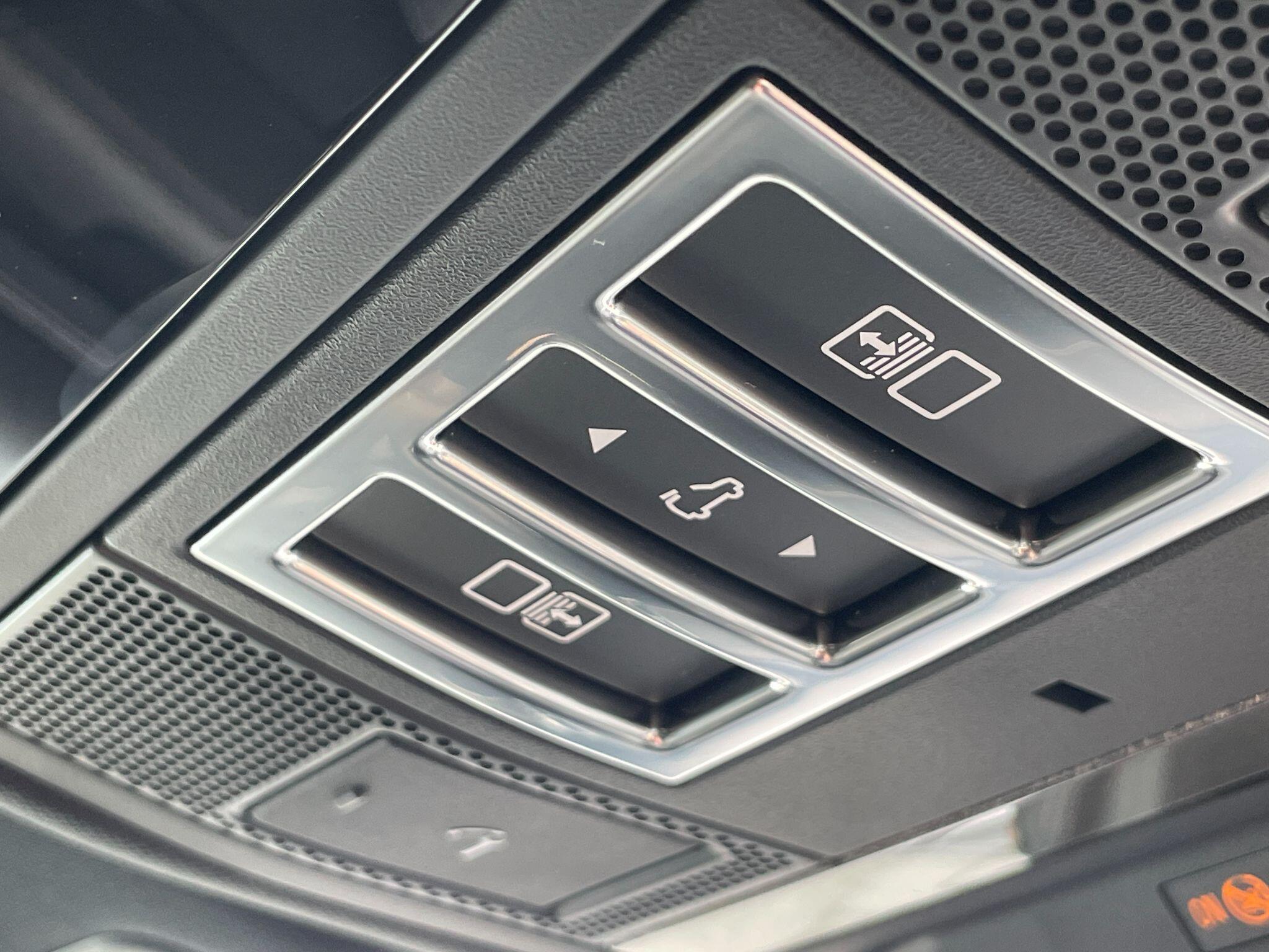 Land Rover Discovery view 21