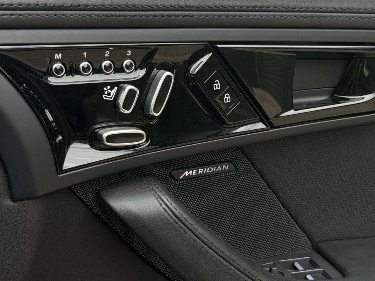 Jaguar F-Type view 49