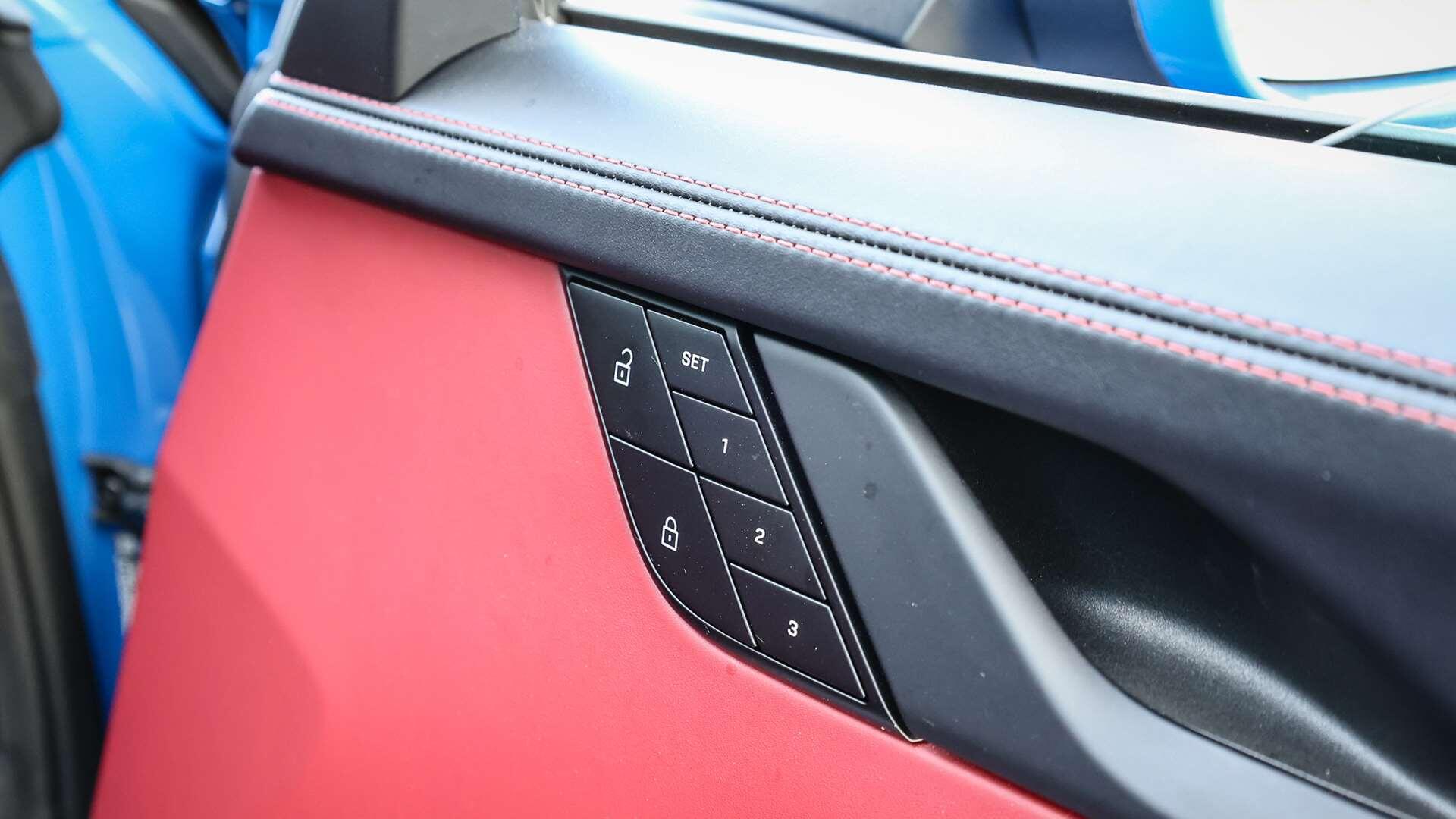 Porsche 911 view 21